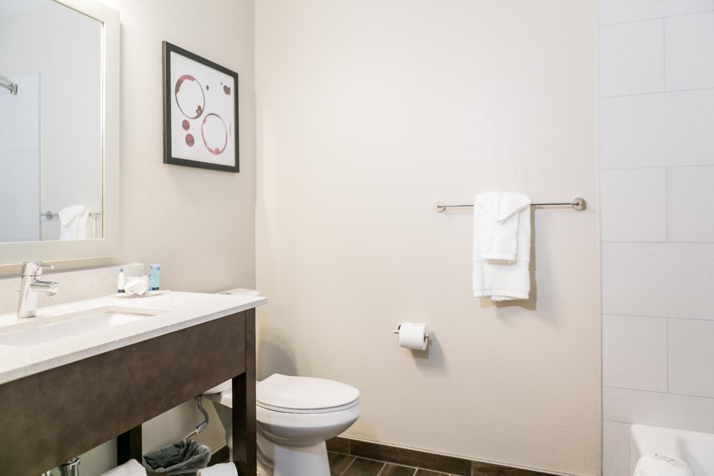 Deluxe Queen Room - Photo 5