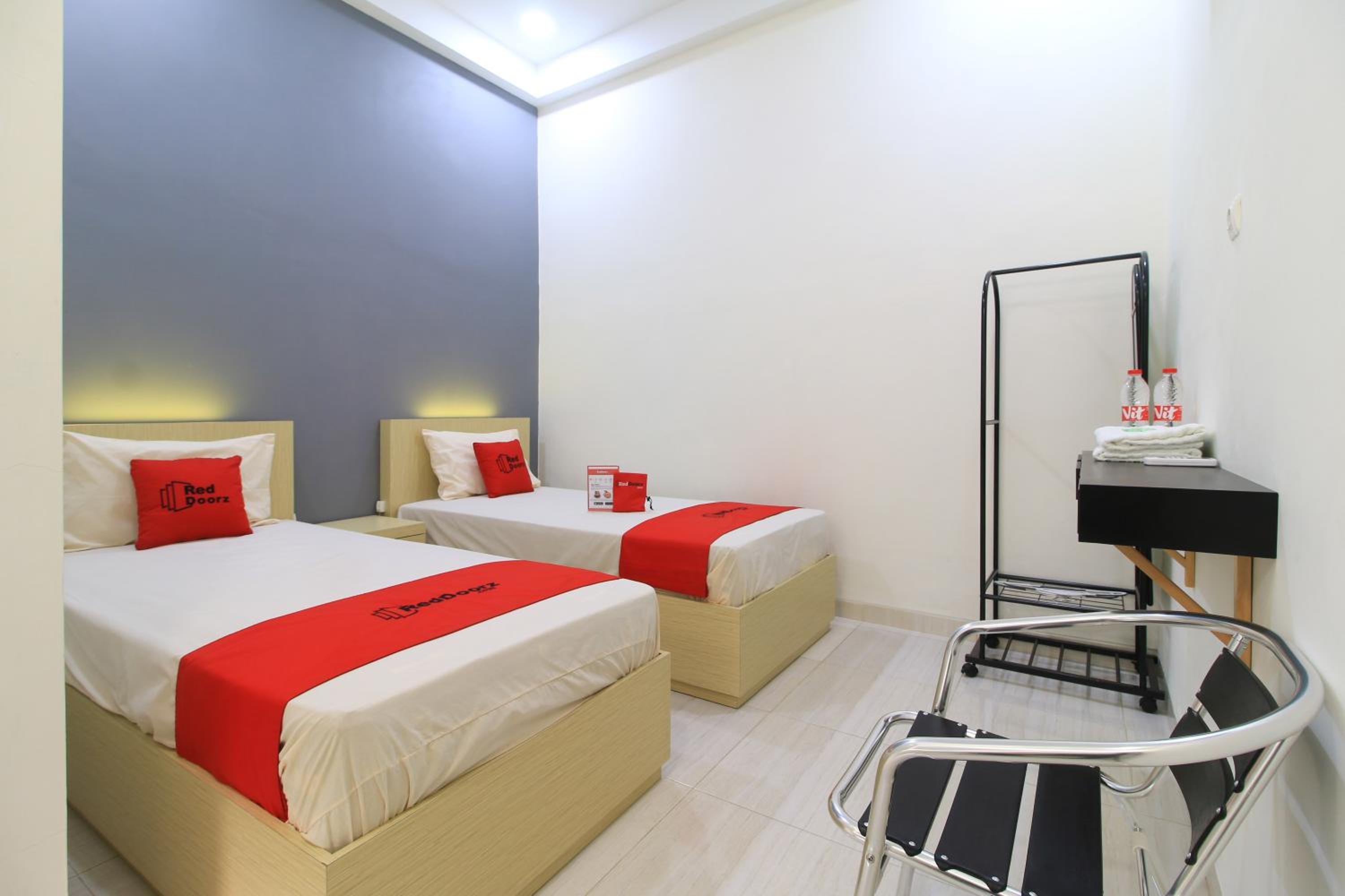 Twin Room - Photo 1