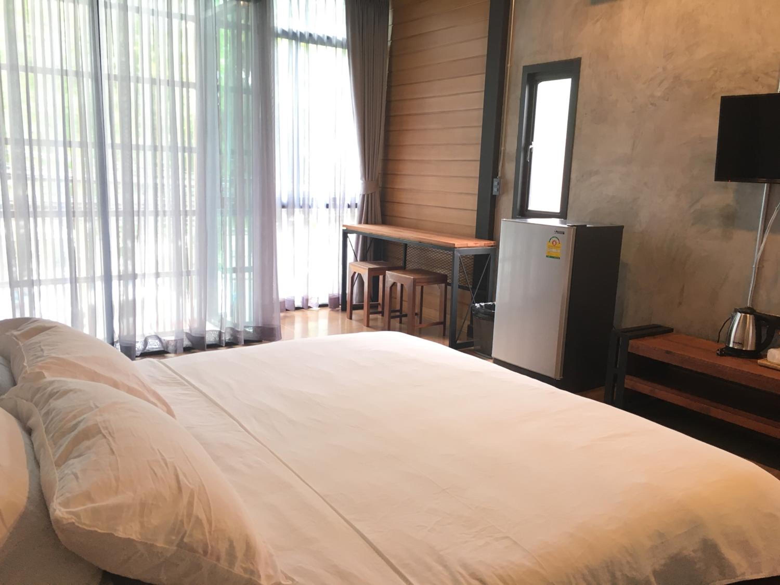 Studio Apartment - Photo 1