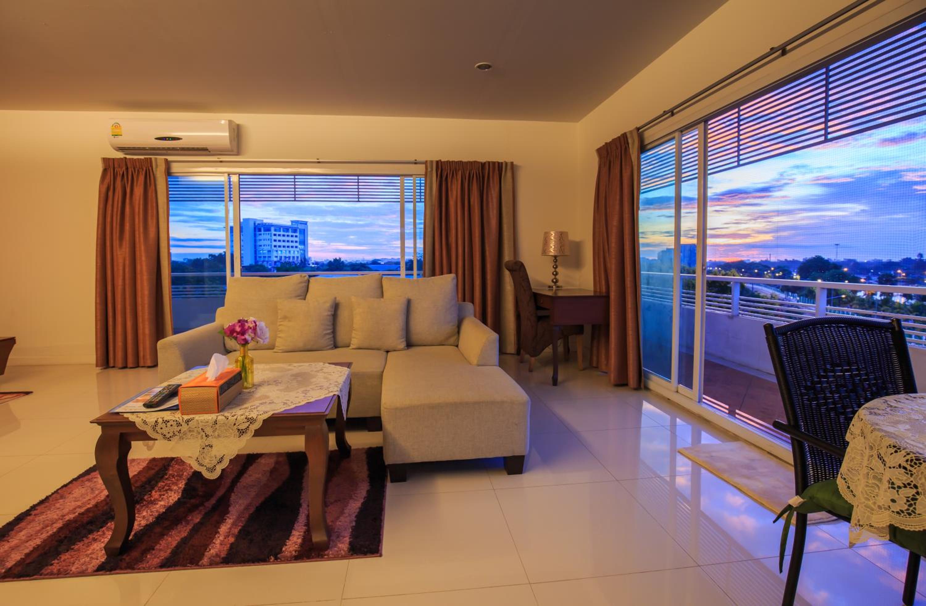 King Room with Garden View - Photo 5