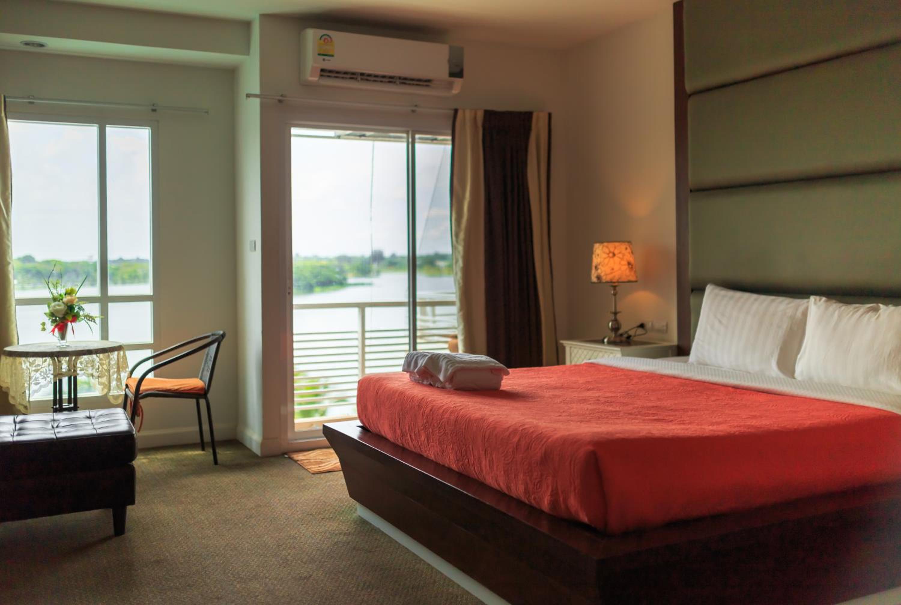 Deluxe Double Room with Balcony - Photo 5