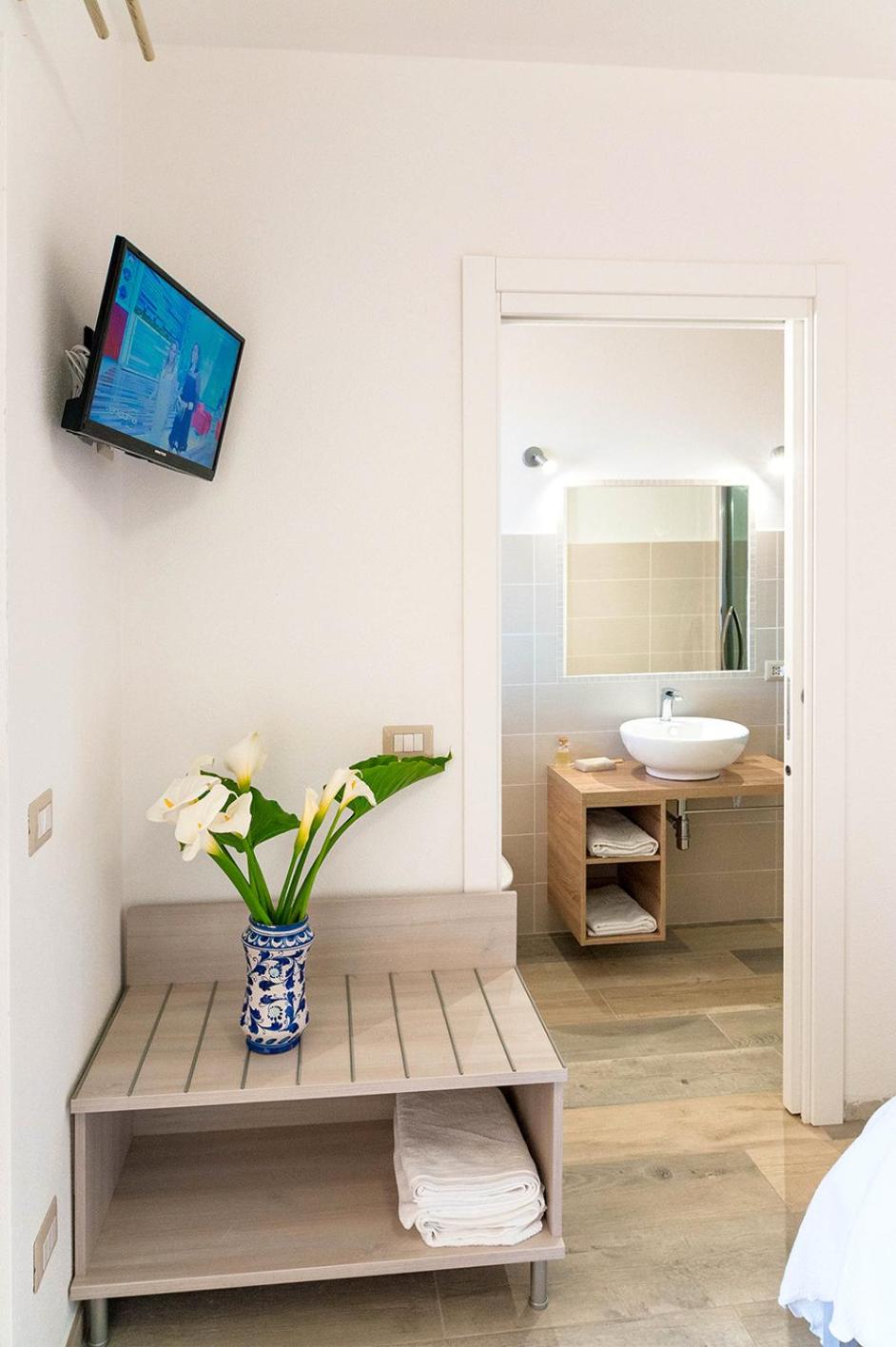 Deluxe Double Room with Sea View photo 3