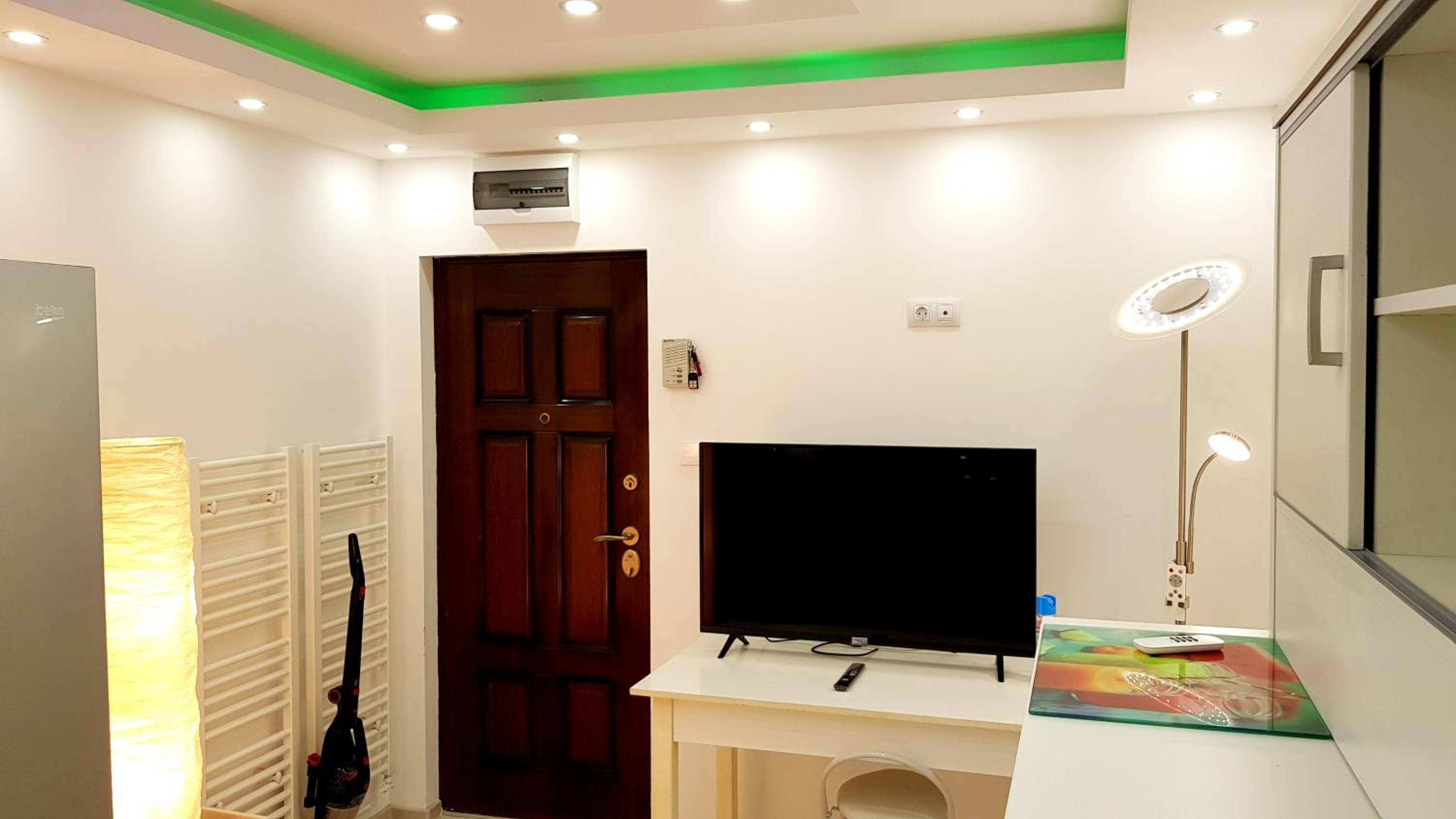 Two-Bedroom Apartment - Photo 31
