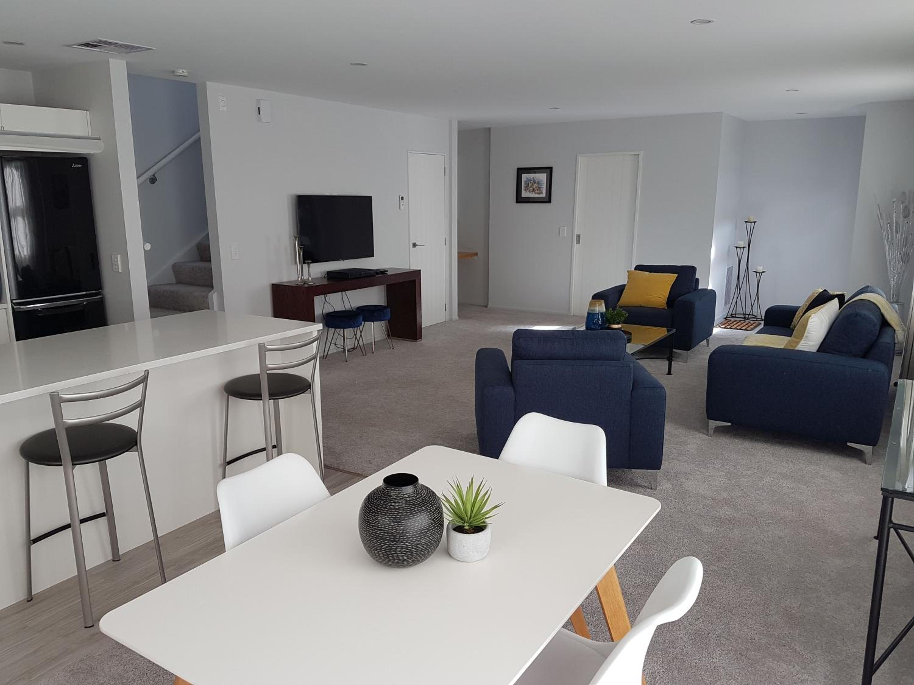 Three-Bedroom Townhouse photo 2