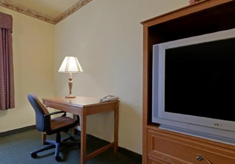 King Room - Non-Smoking - Photo 2