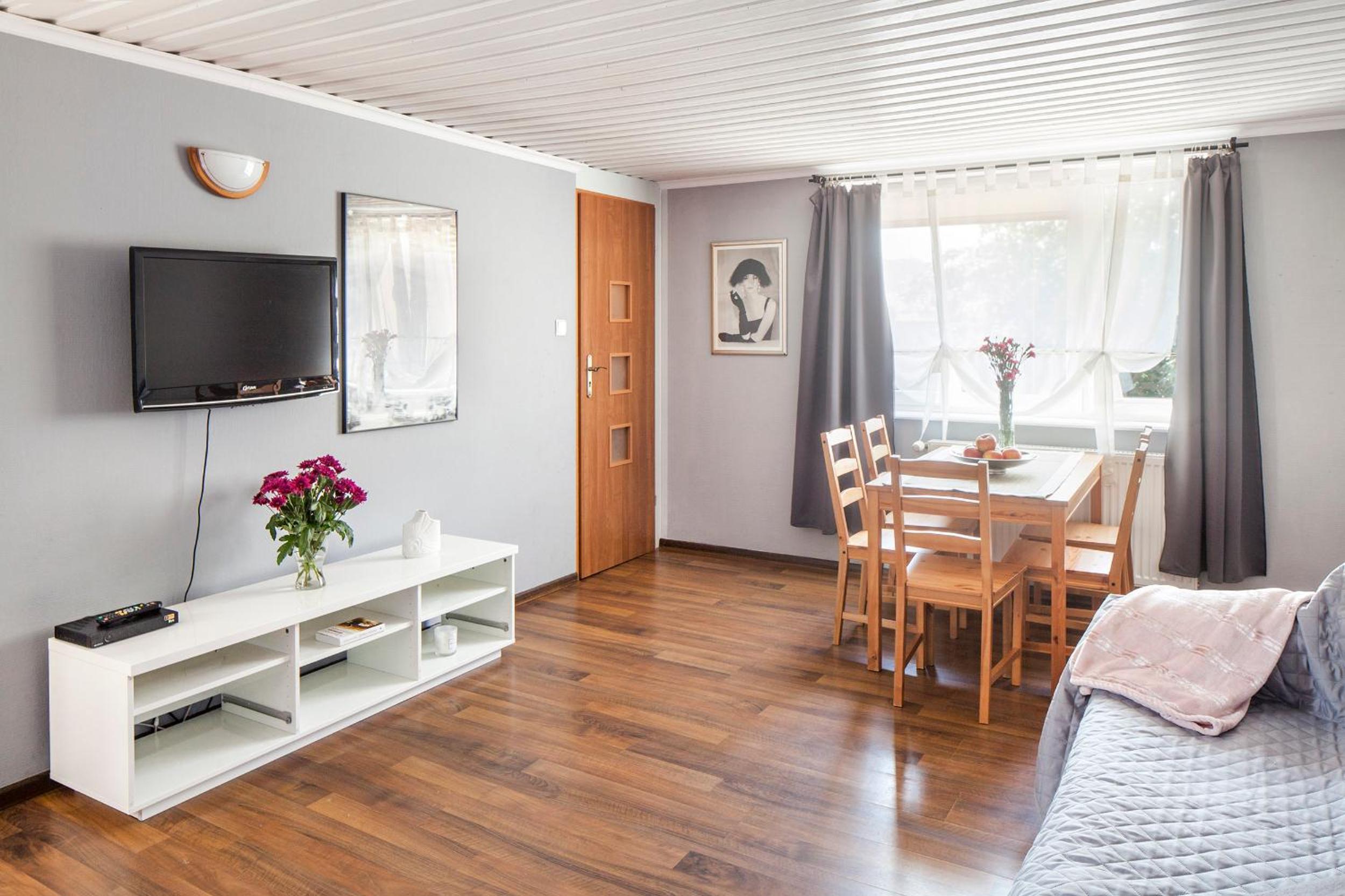 Two-Bedroom Apartment - Photo 2