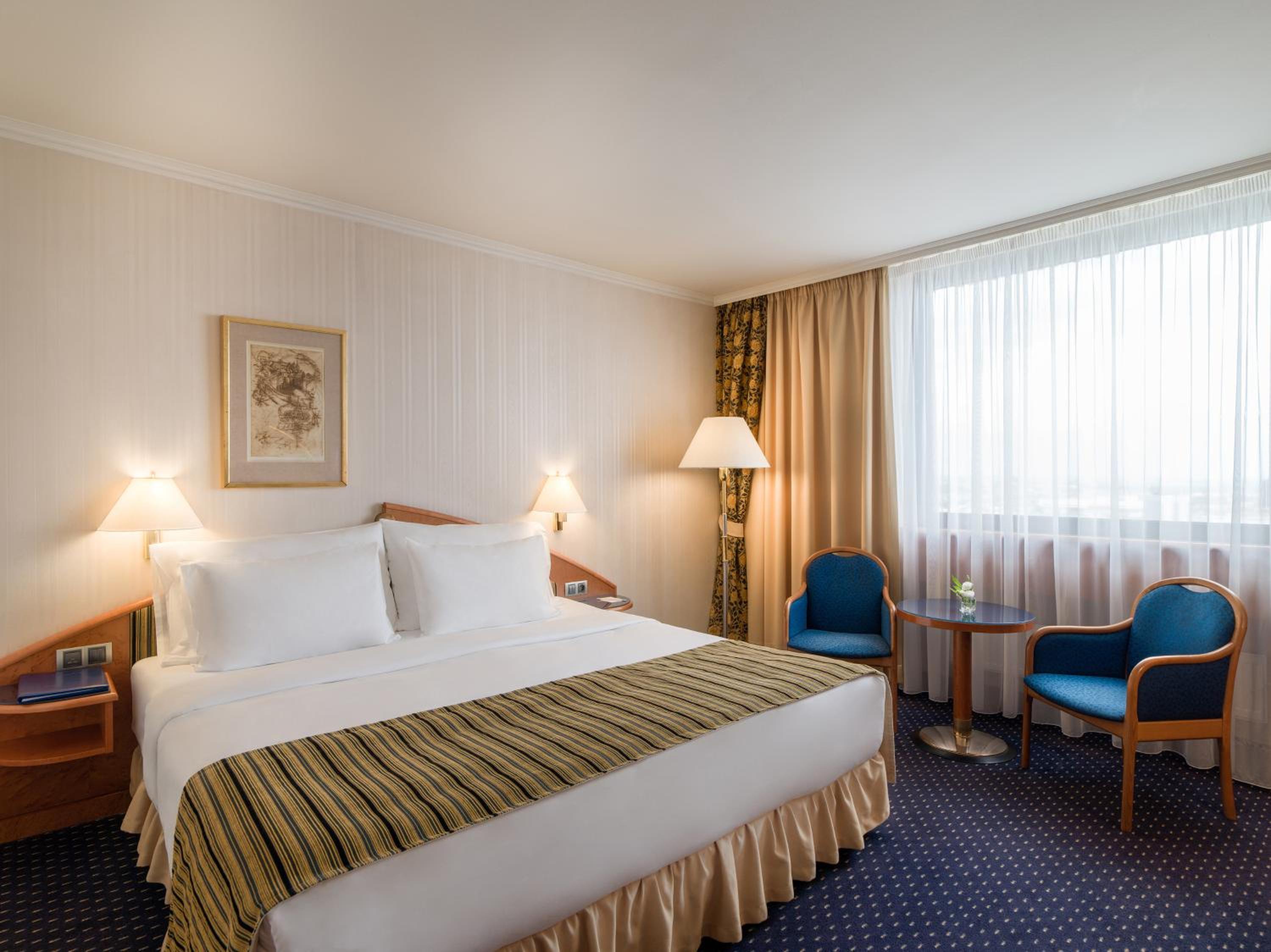 Deluxe King Room With Spa Access