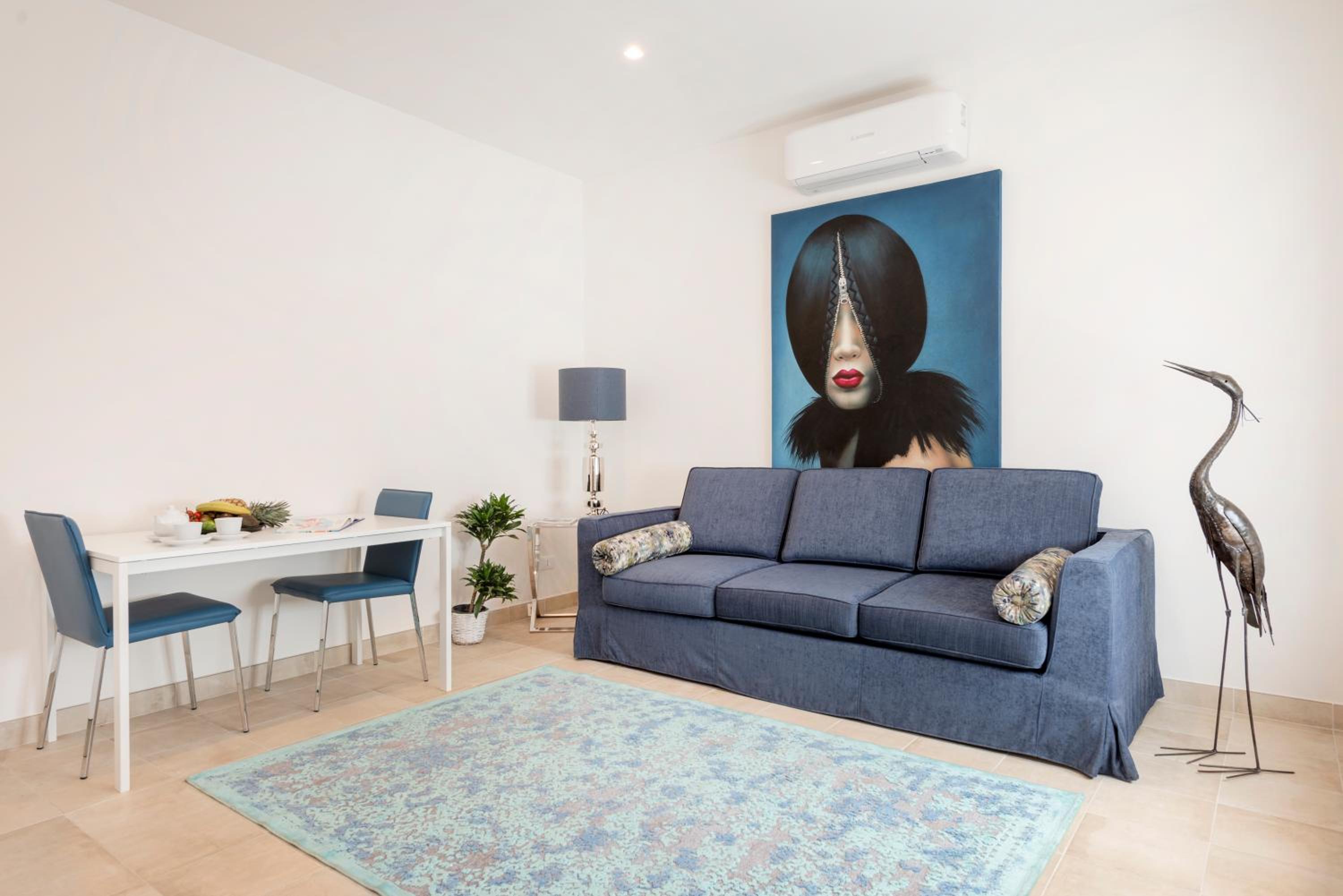 Apartment photo 2