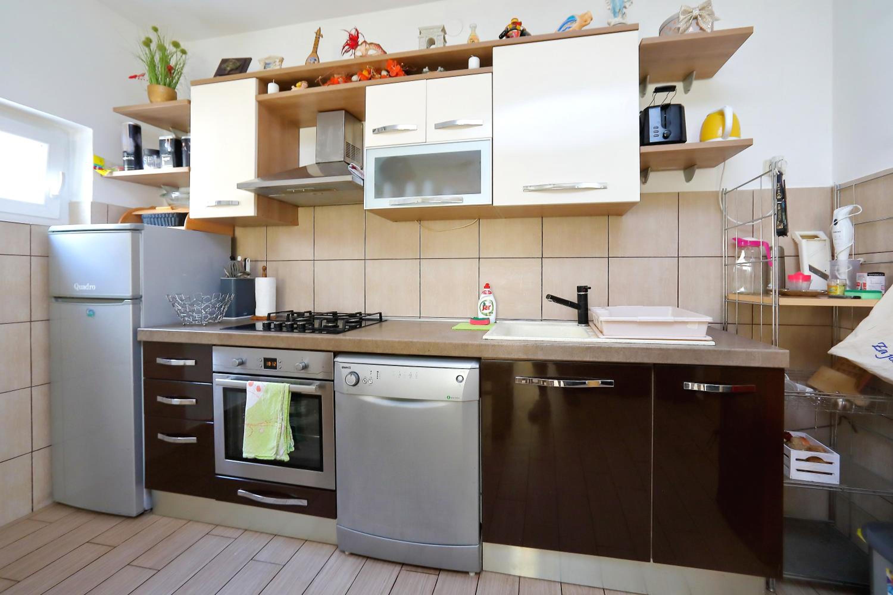 Apartment - Ground Floor photo 3