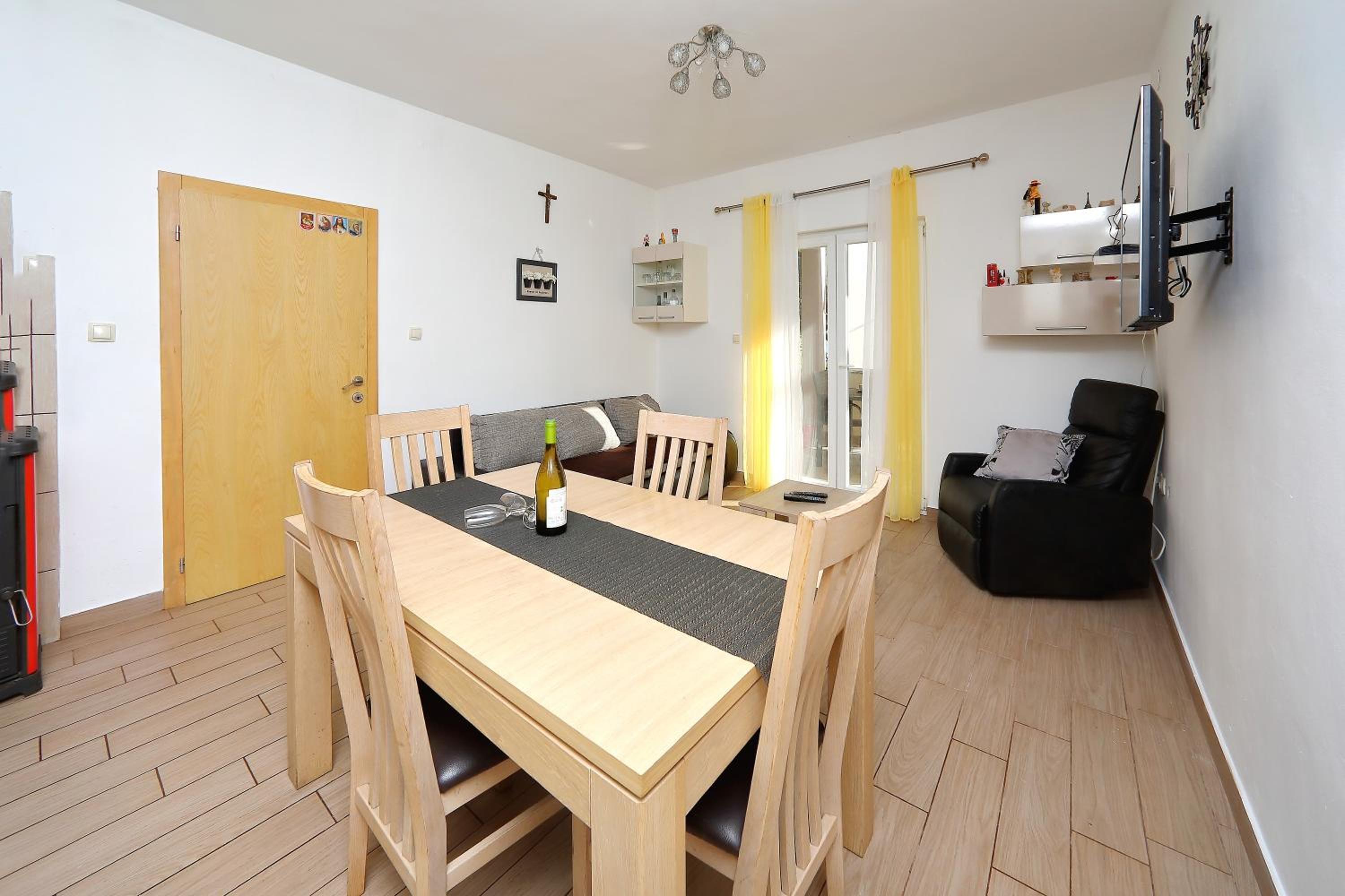 Apartment - Ground Floor photo 2