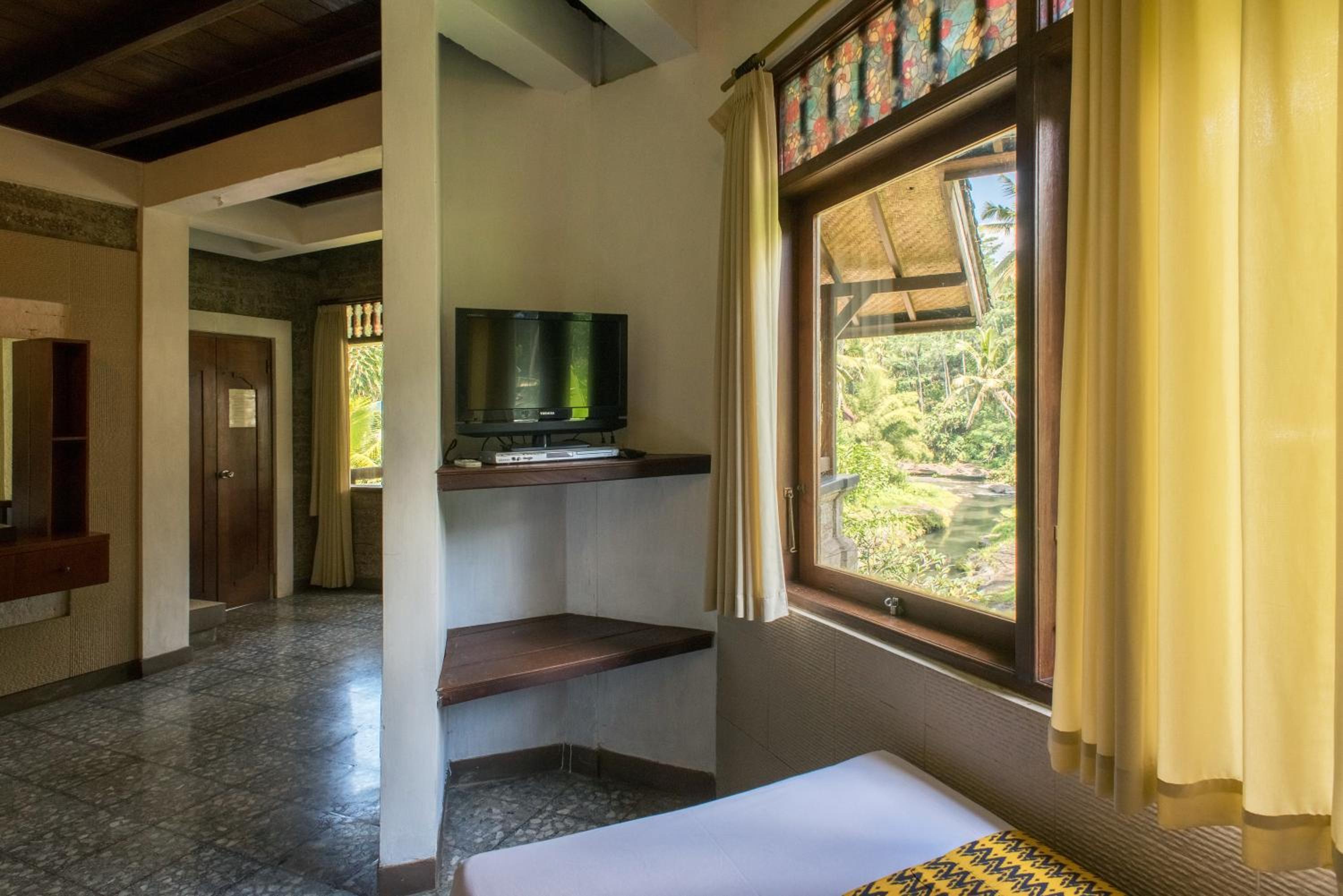 Family Suite with Balcony - Photo 5
