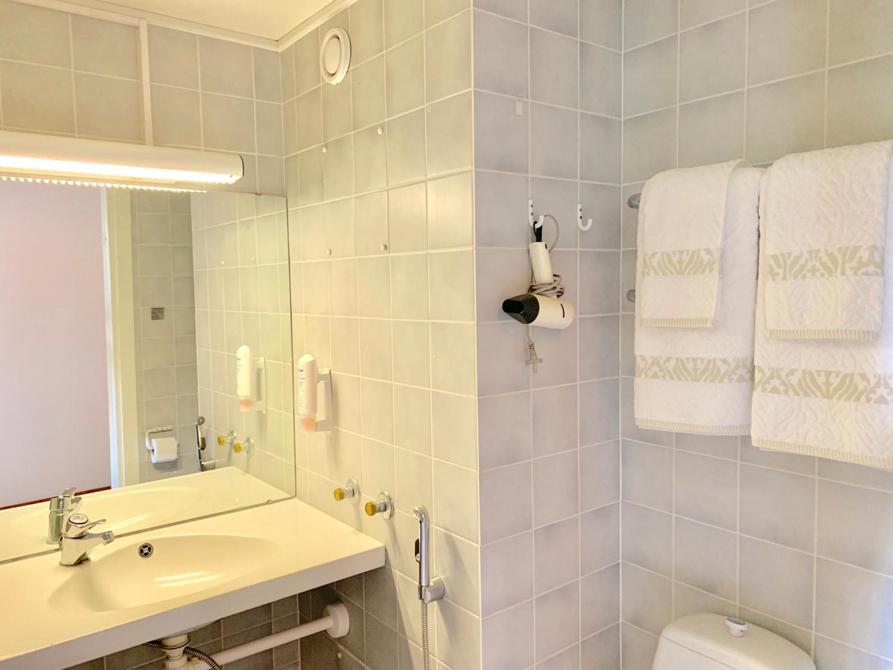 Deluxe Double or Twin Room - Photo 4