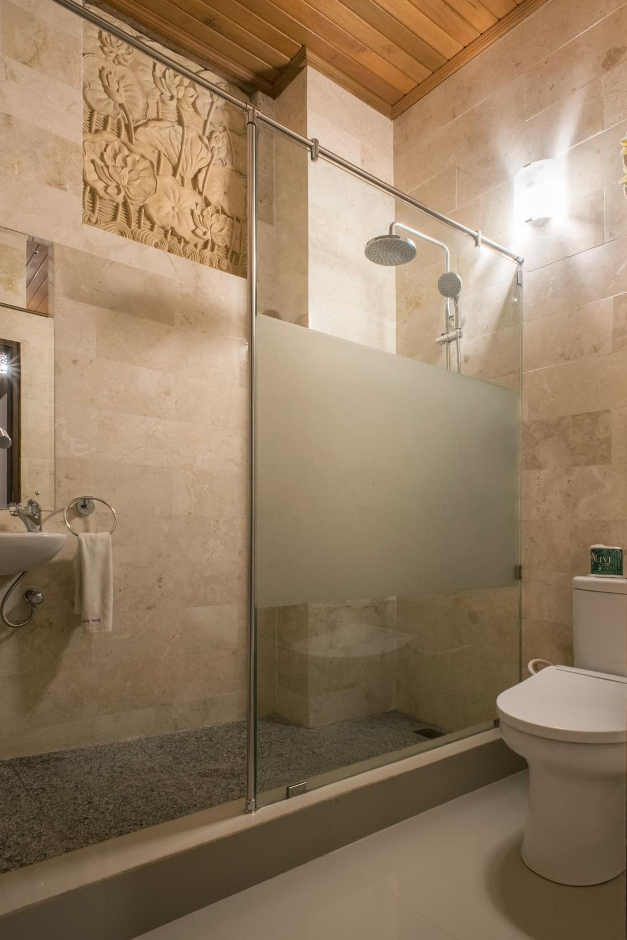 Suite with River View - Photo 6