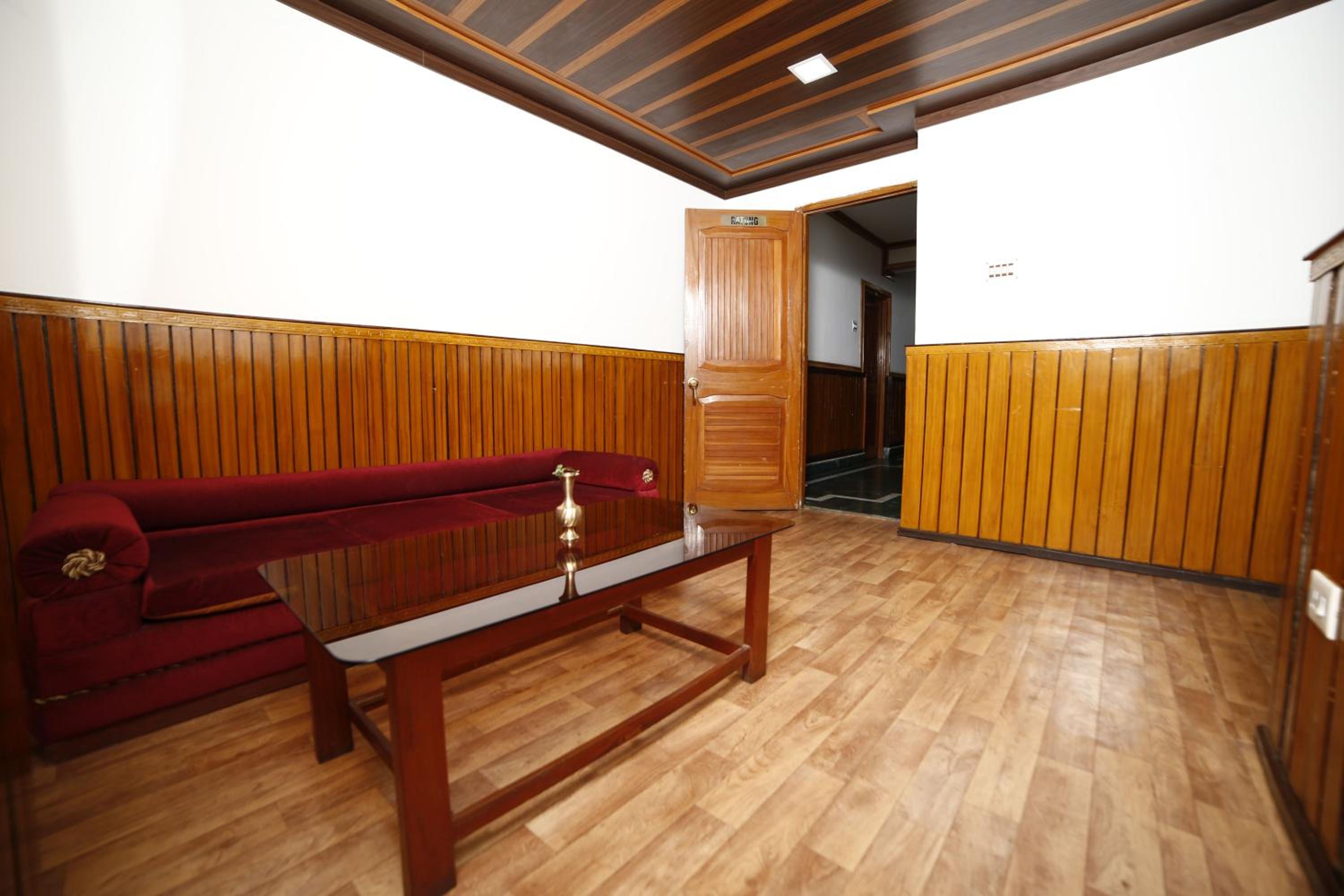 Suite - Photo 14