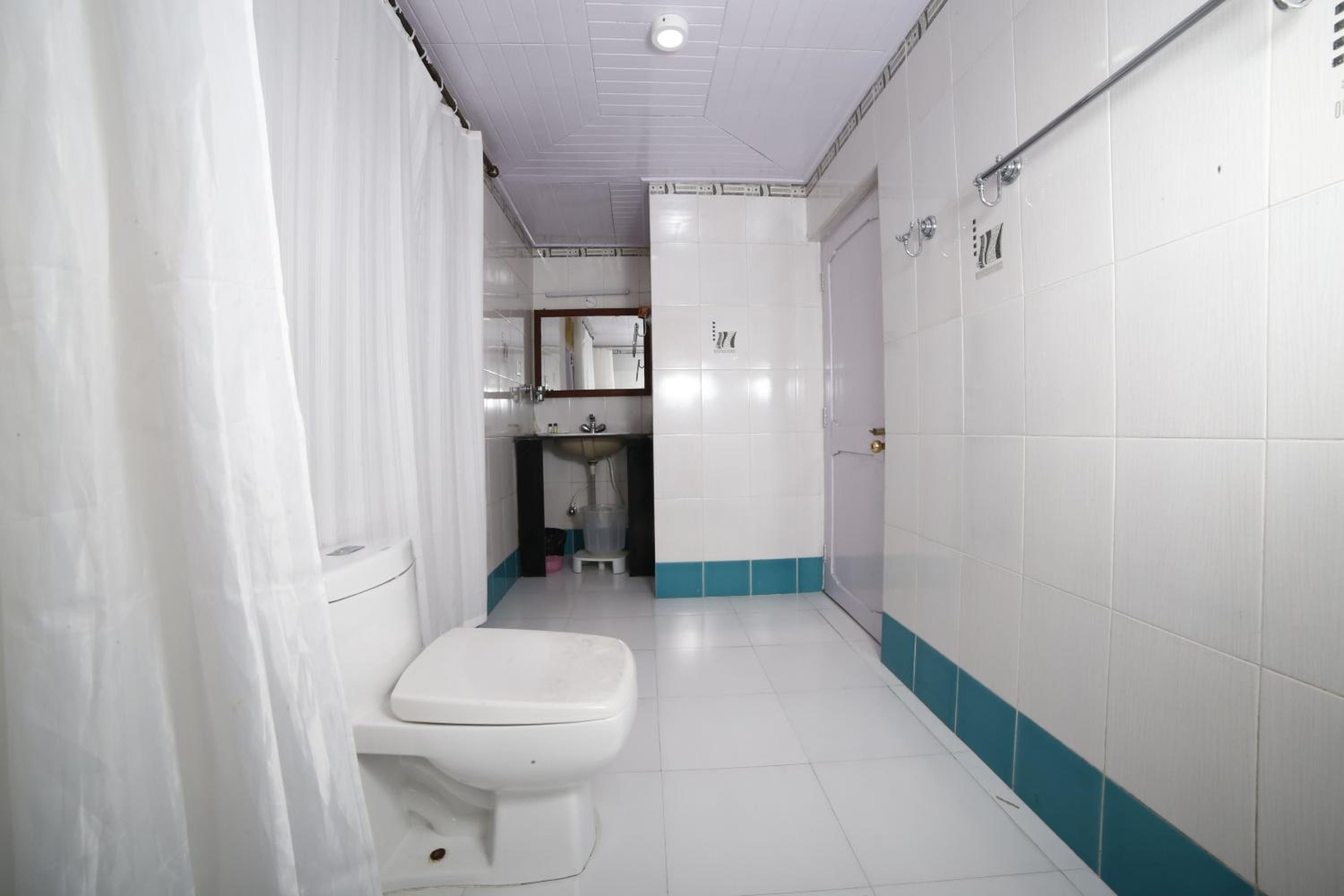 Suite - Photo 12