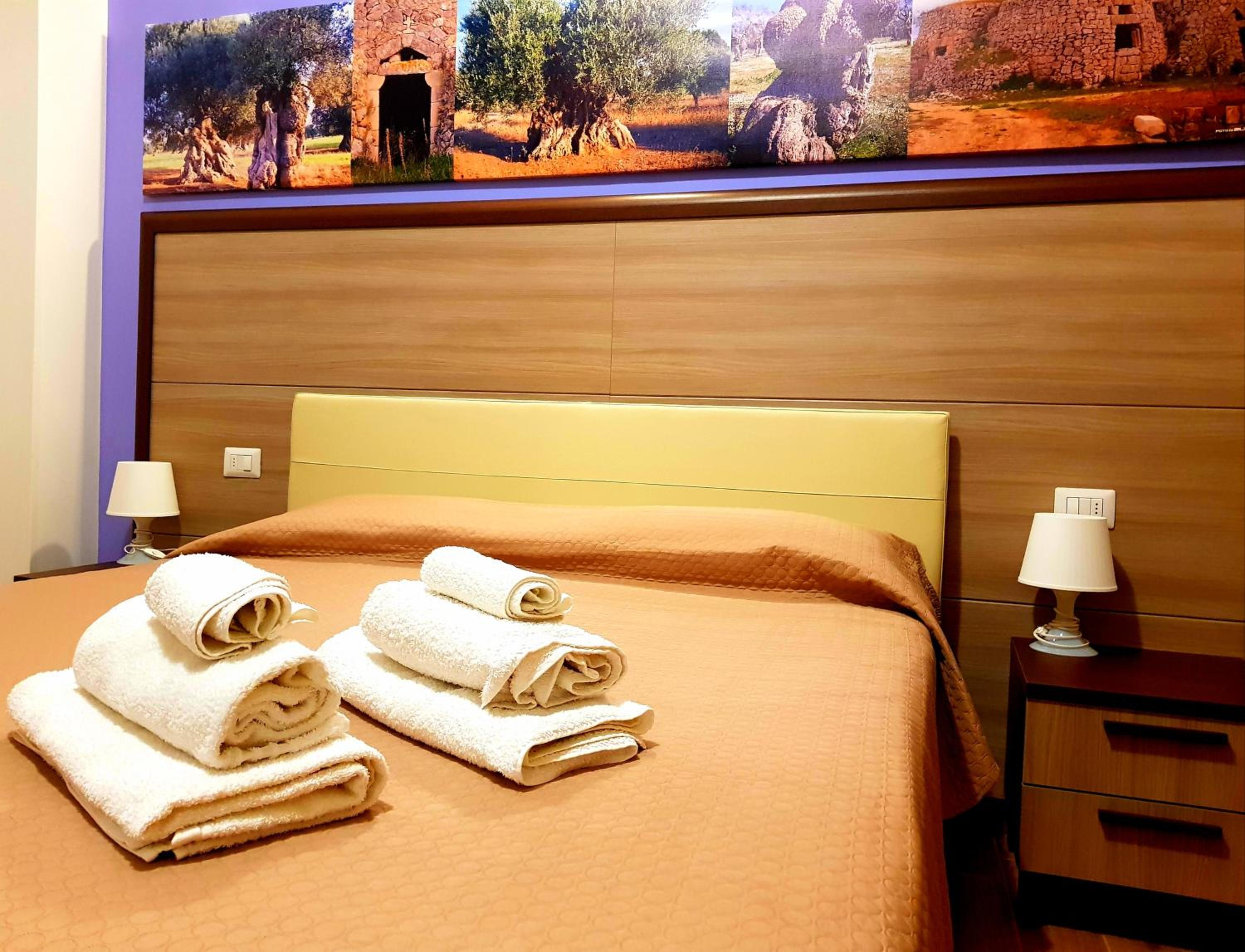 Double Room with Private Bathroom - Photo 9
