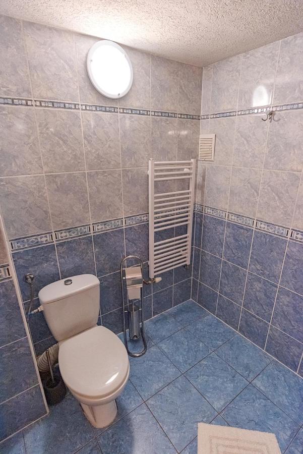 Two-Bedroom Apartment - Photo 8