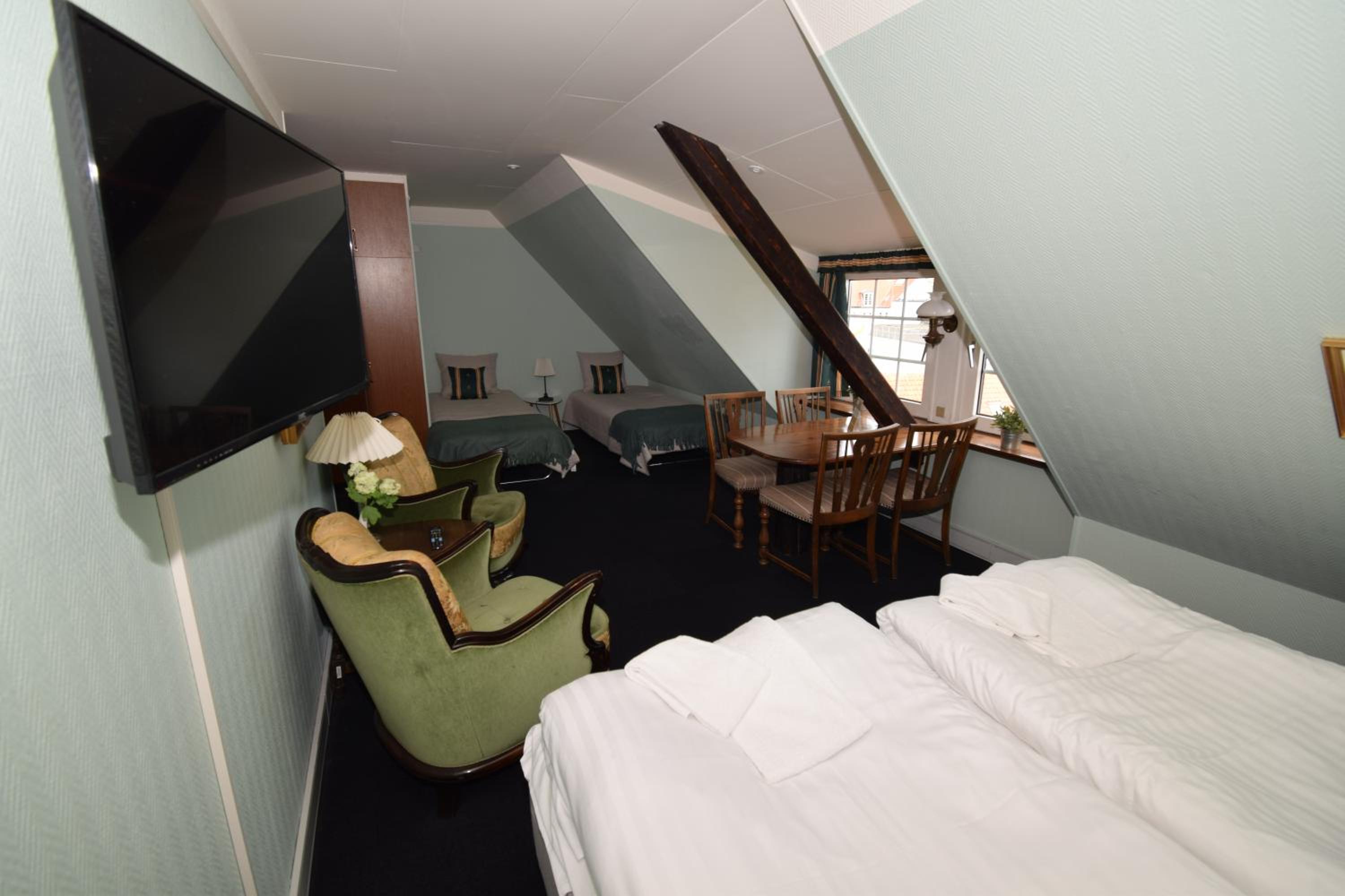 Deluxe Quadruple Room photo 1