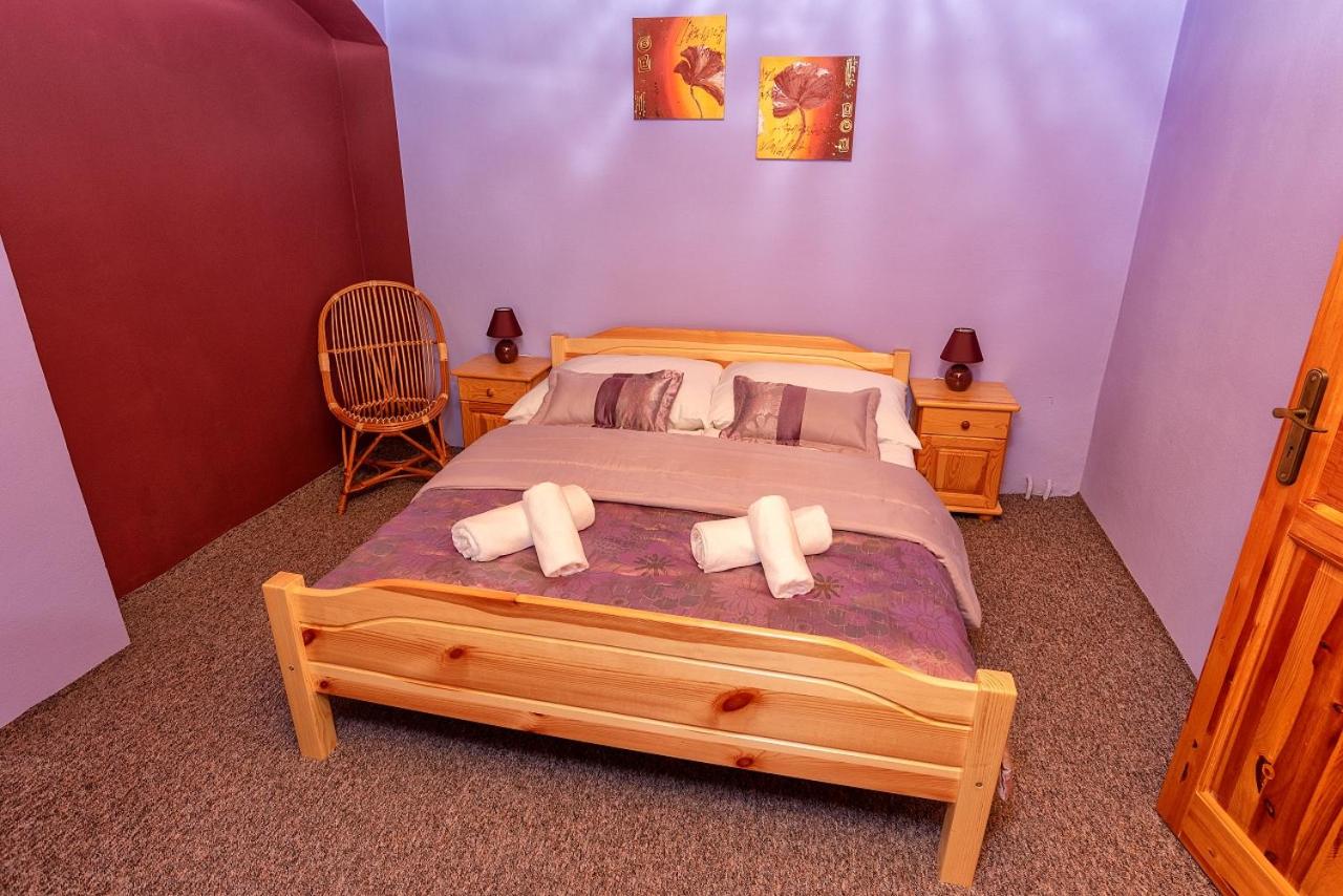 Two-Bedroom Apartment - Photo 3