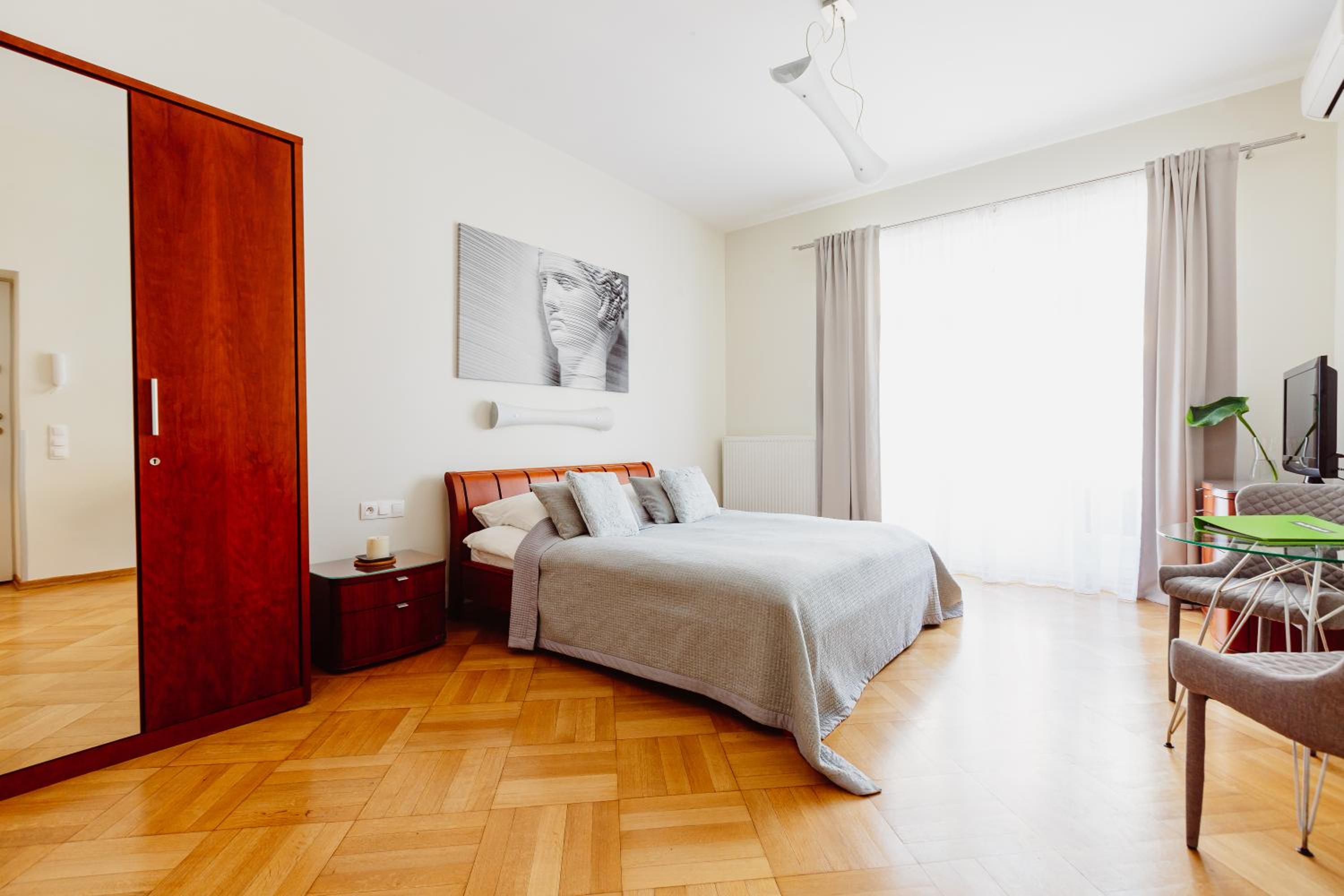 Deluxe Apartment (2 Adults)