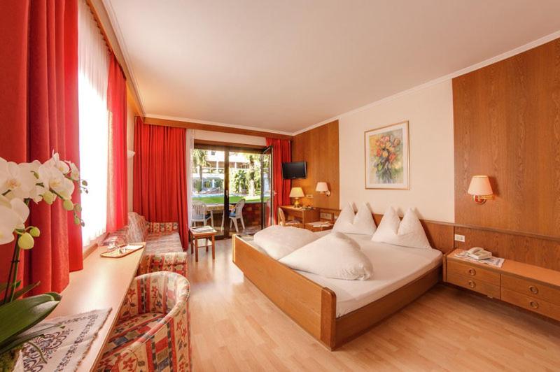 Classic Double Room With Balcony - Annex