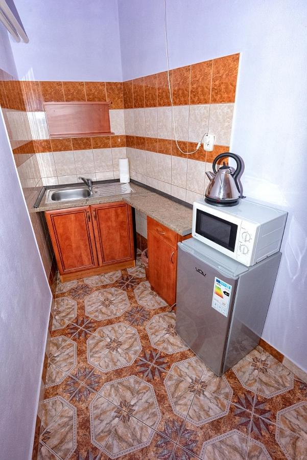 Studio Apartment - Photo 4