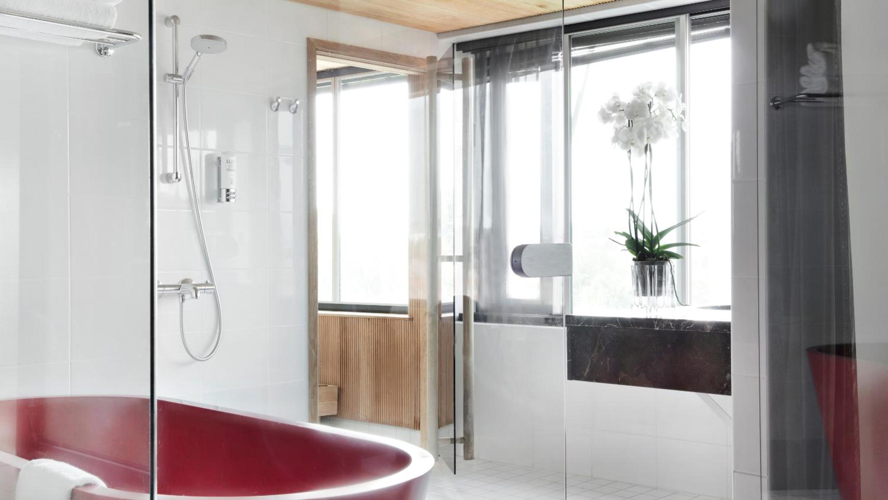 Executive Suite - Photo 13