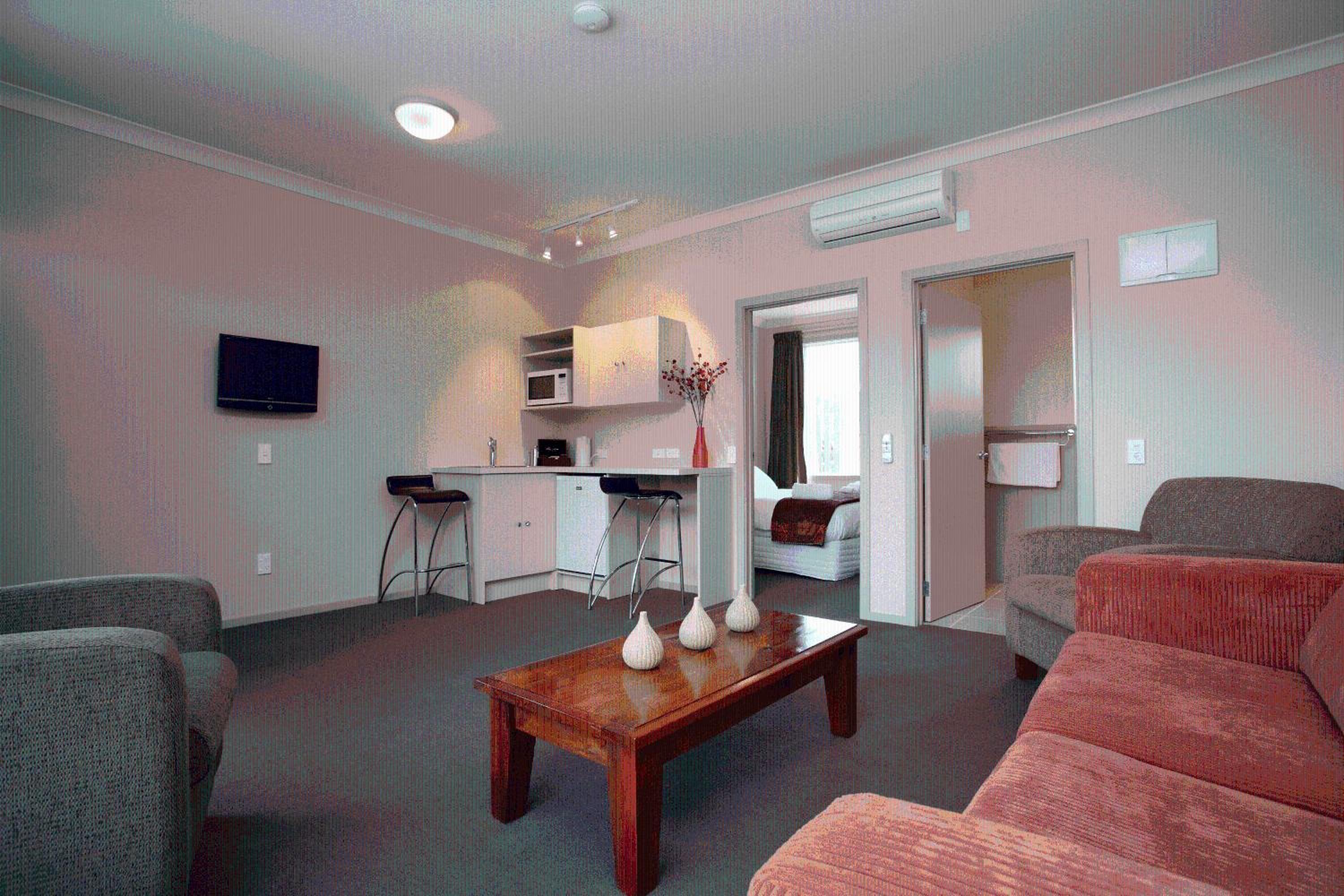One-Bedroom Apartment photo 2