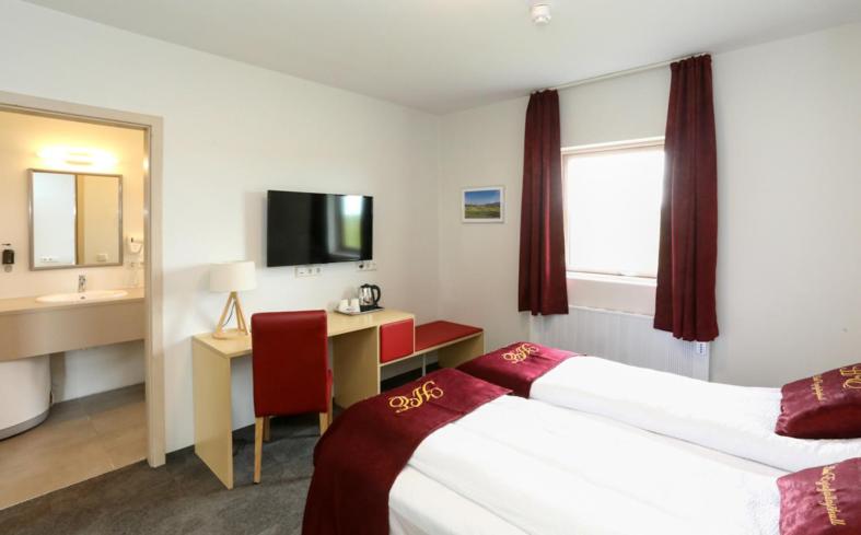 Twin Room with Bath