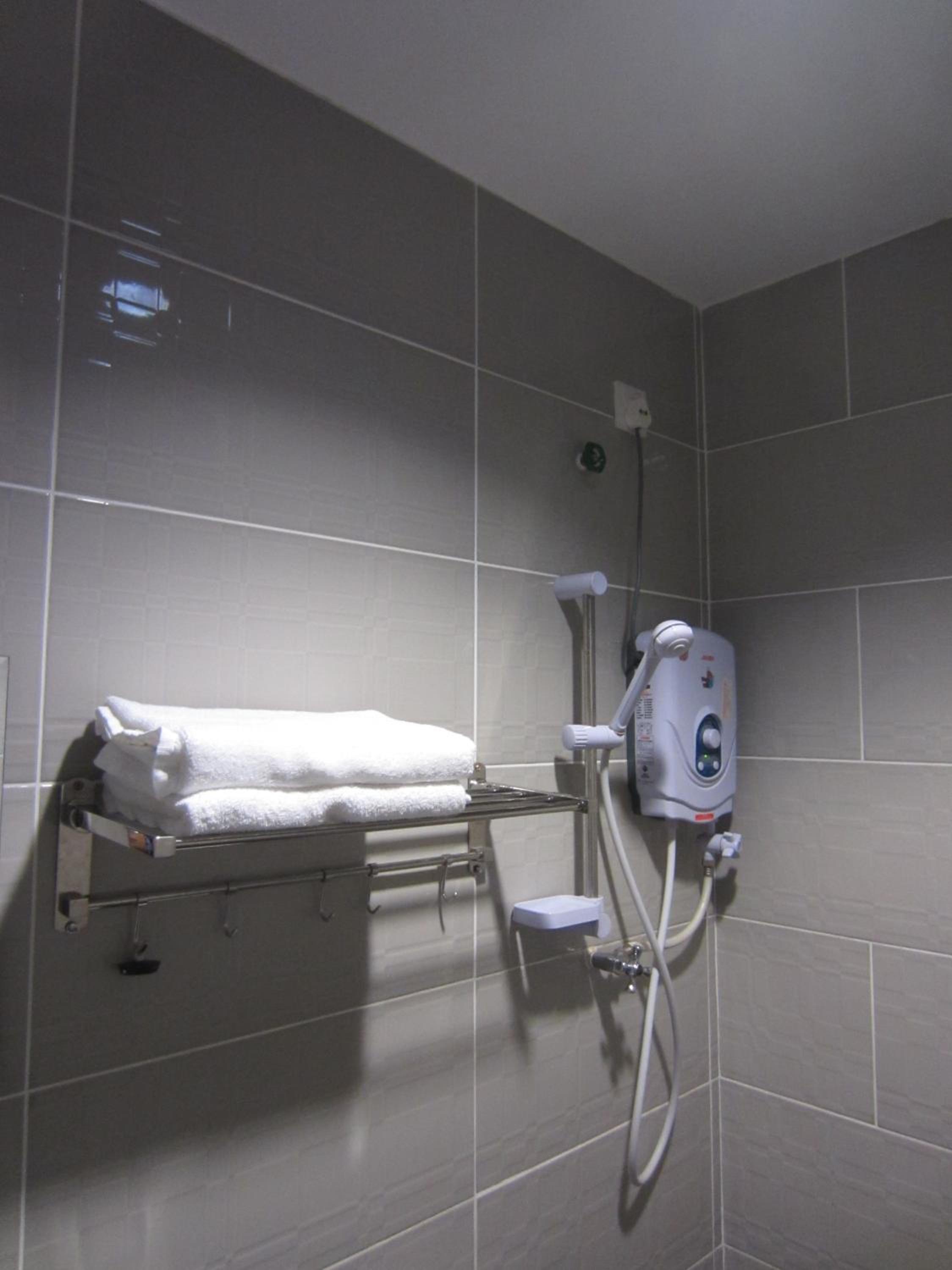 Twin Room - Photo 4