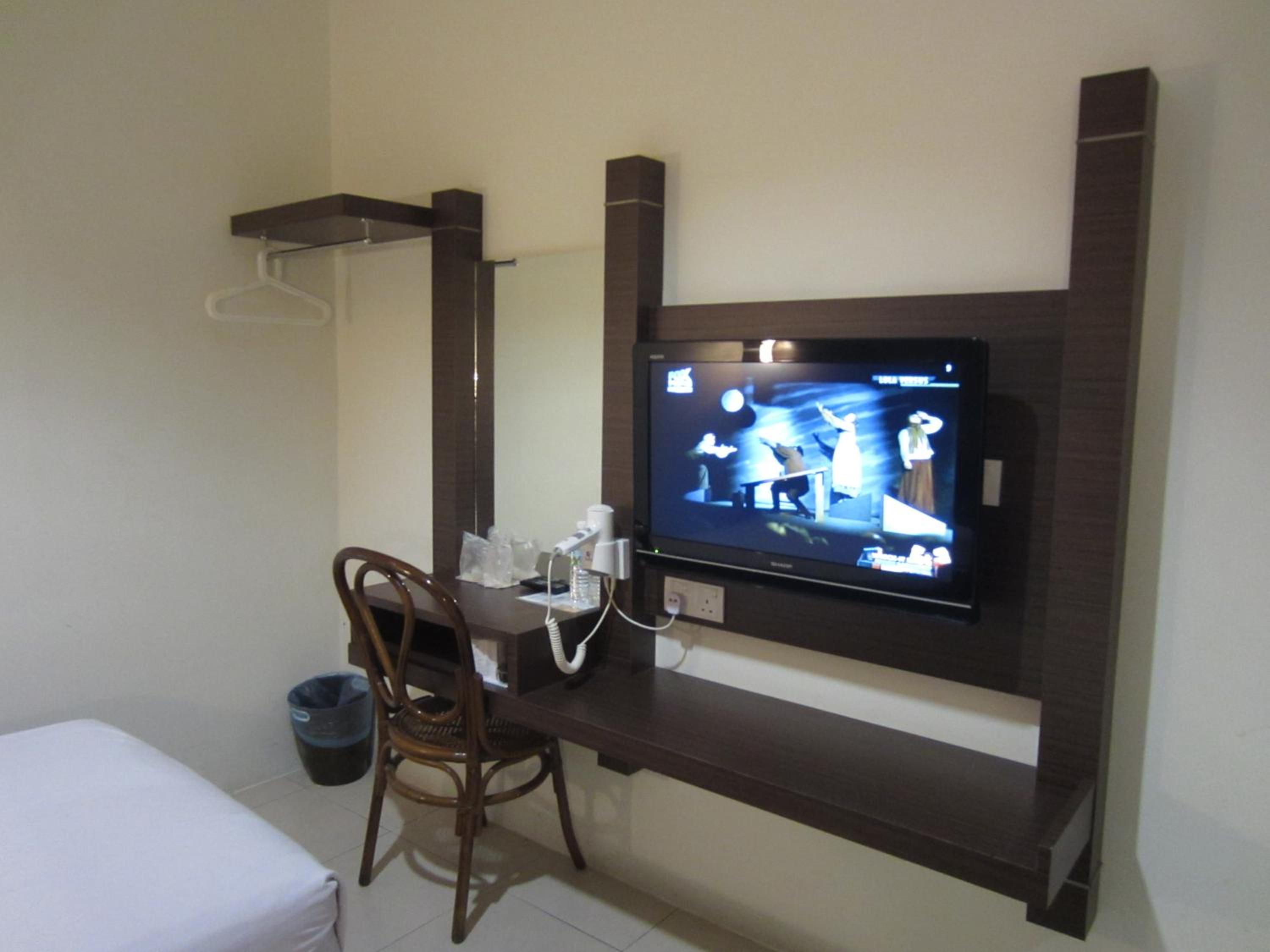 Twin Room - Photo 3