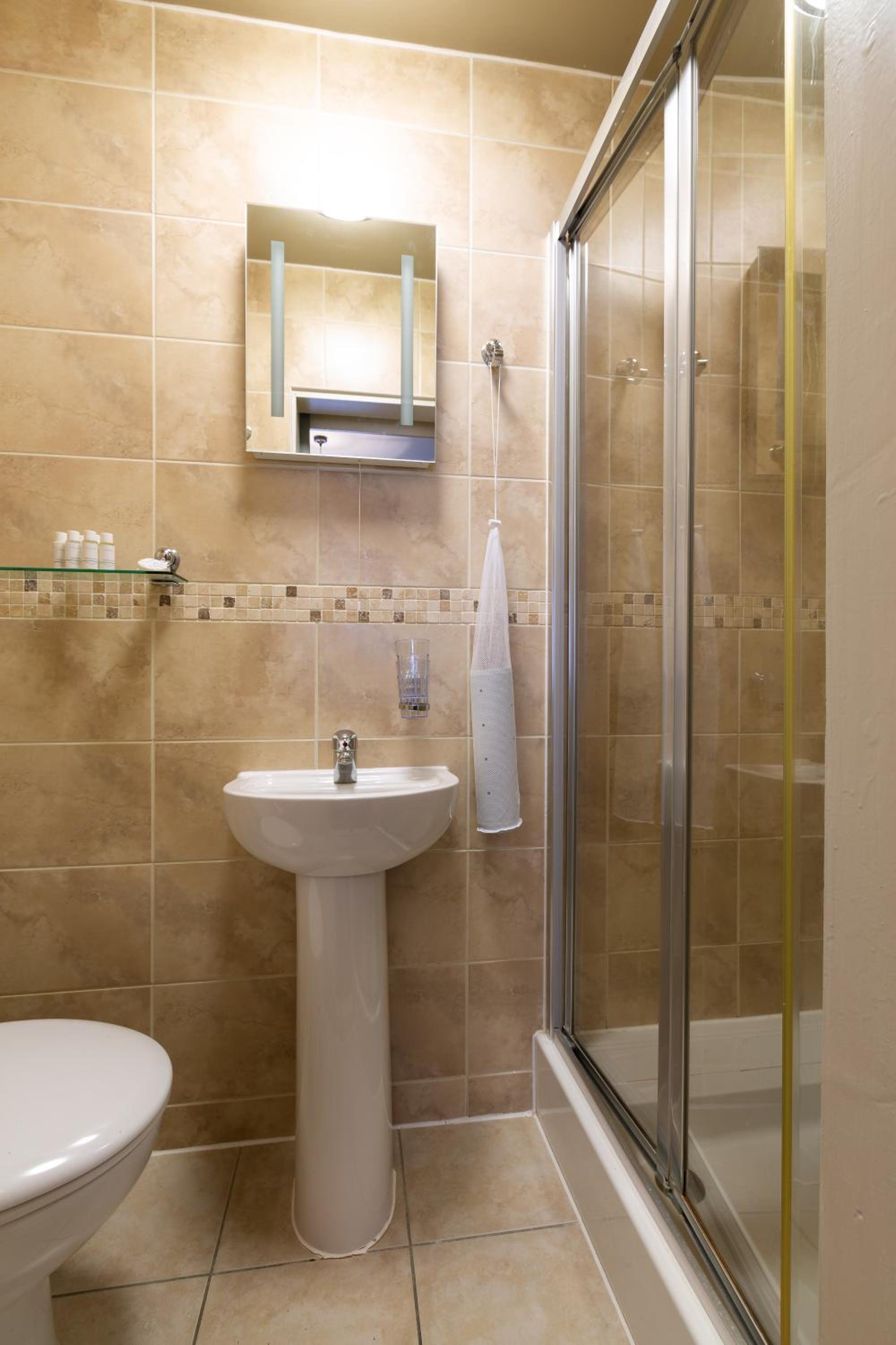 Double Room with Private Bathroom photo 2