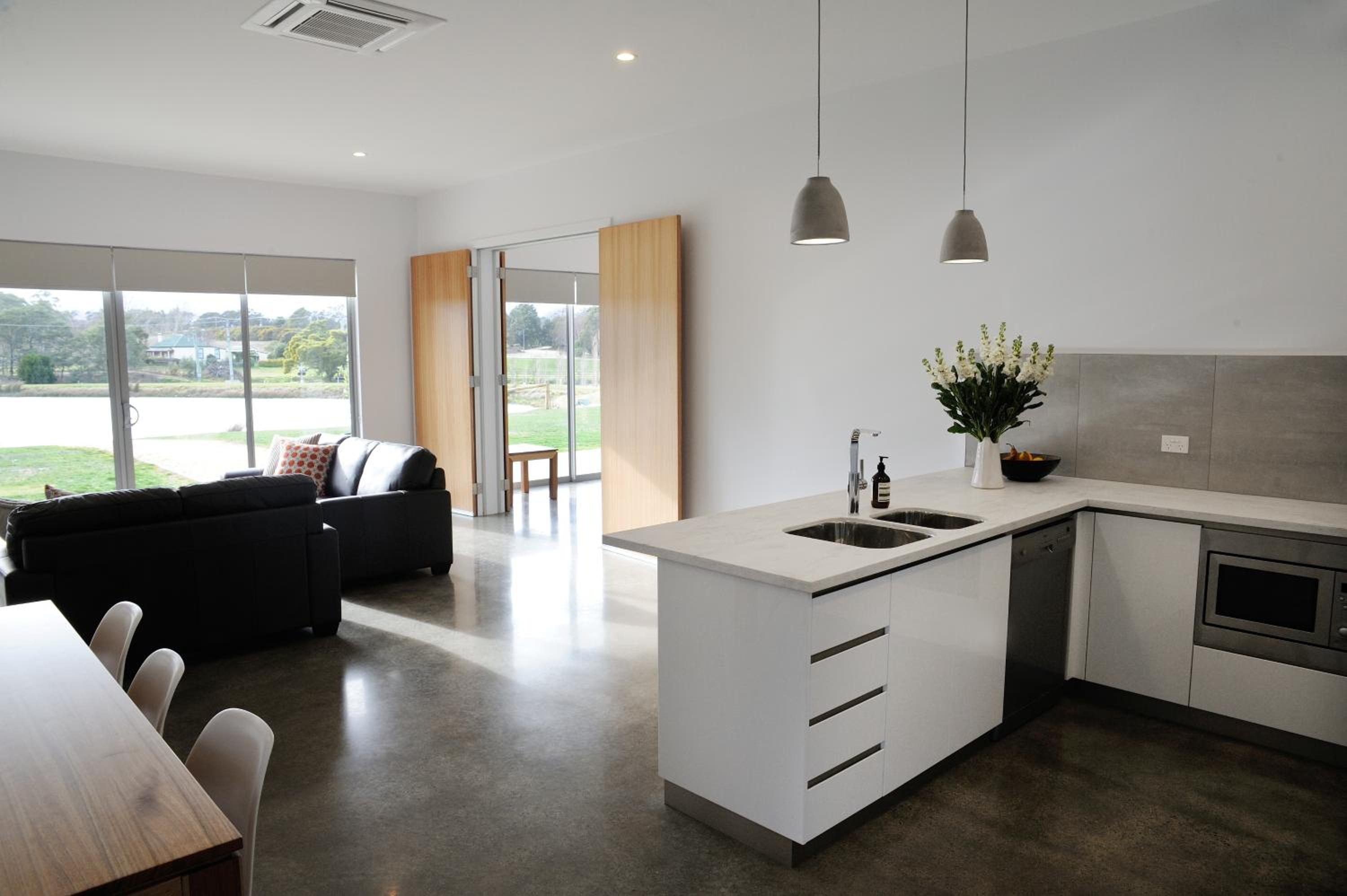 Four-Bedroom House photo 3