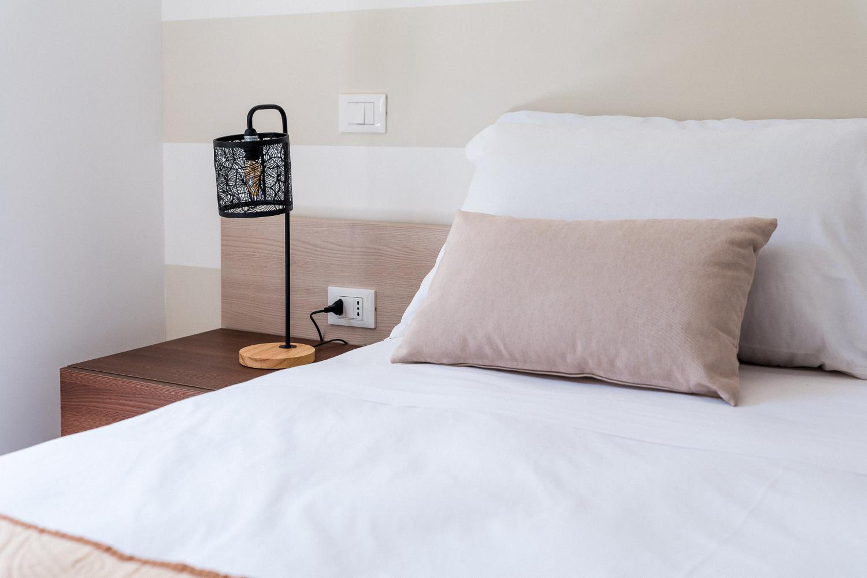 Deluxe Double Room with Balcony - Photo 23