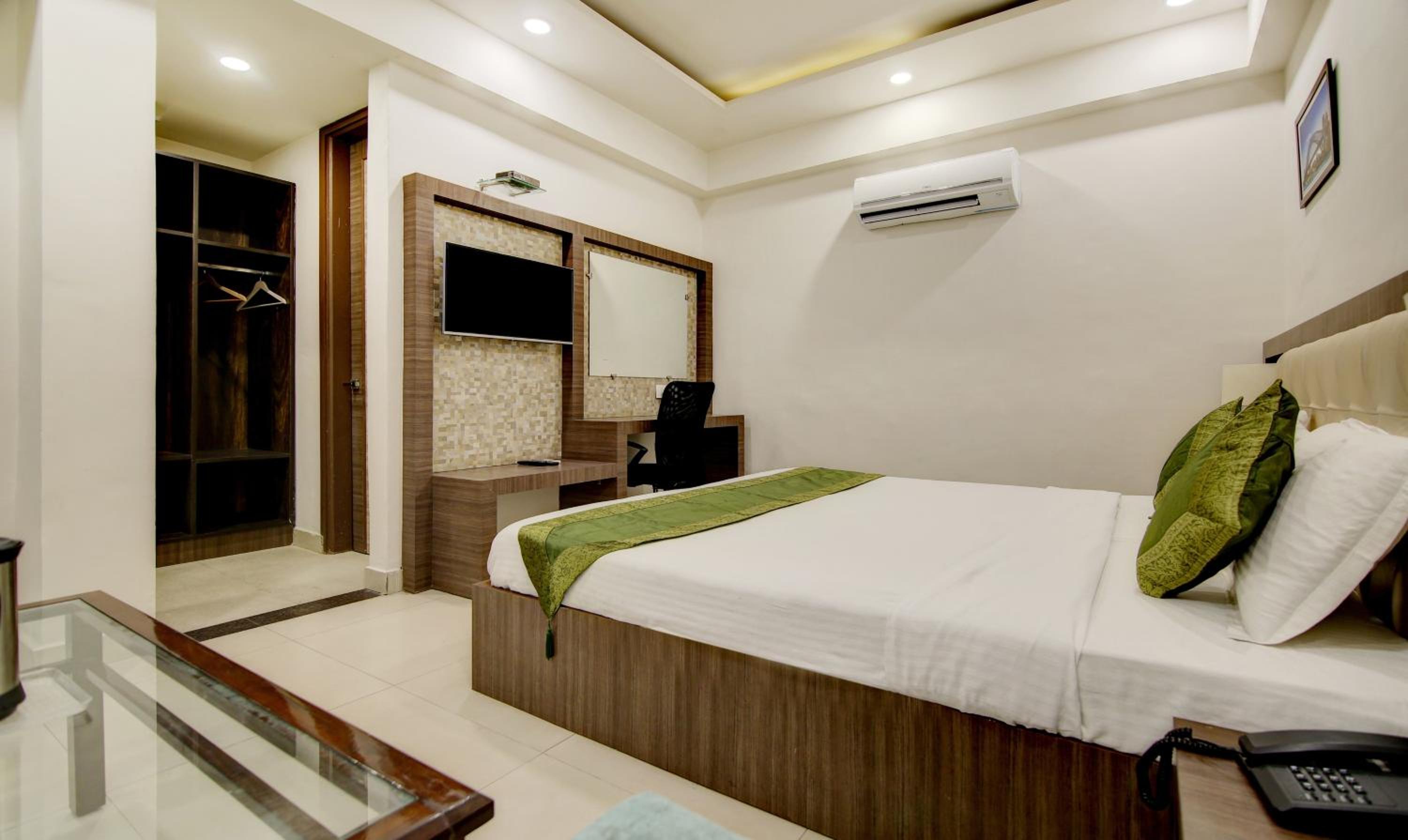 [Sanitized] Standard Double Room photo 3