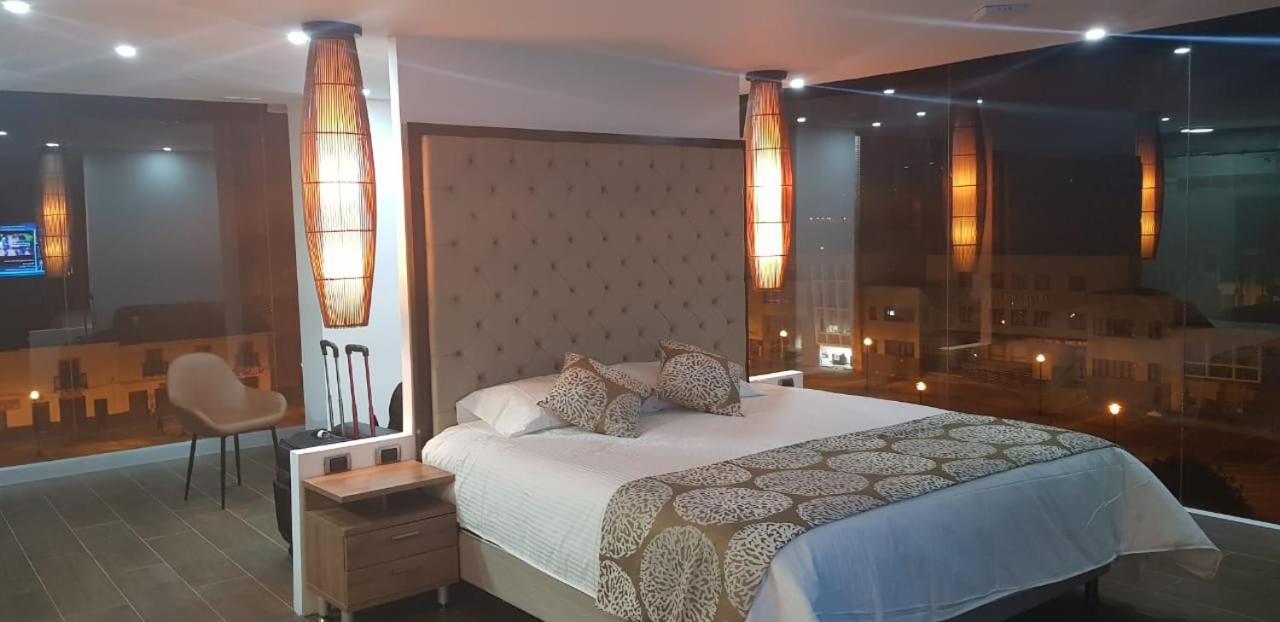 Deluxe King Suite