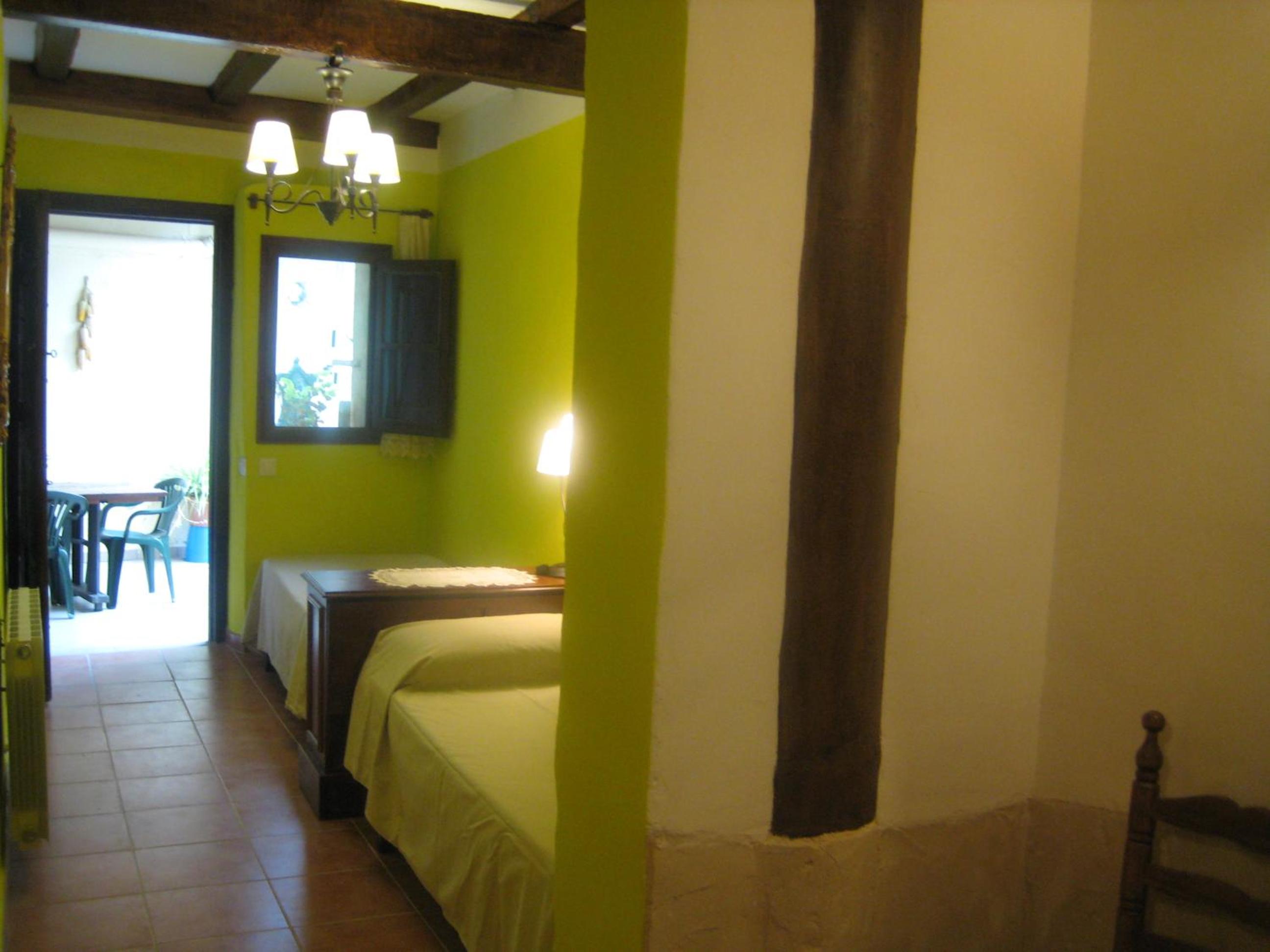 Five-Bedroom House photo 2