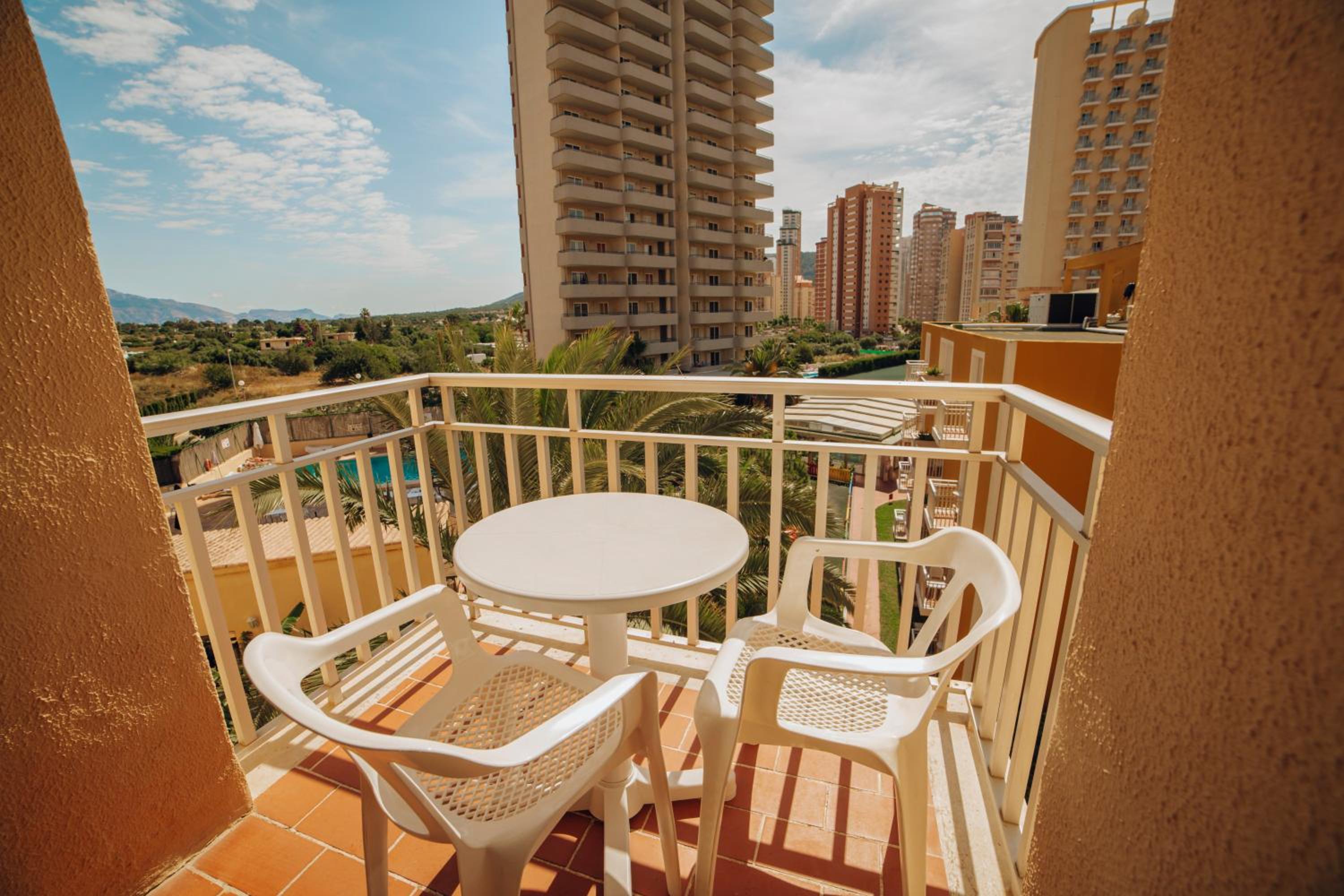 One-Bedroom Apartment with Balcony photo 3