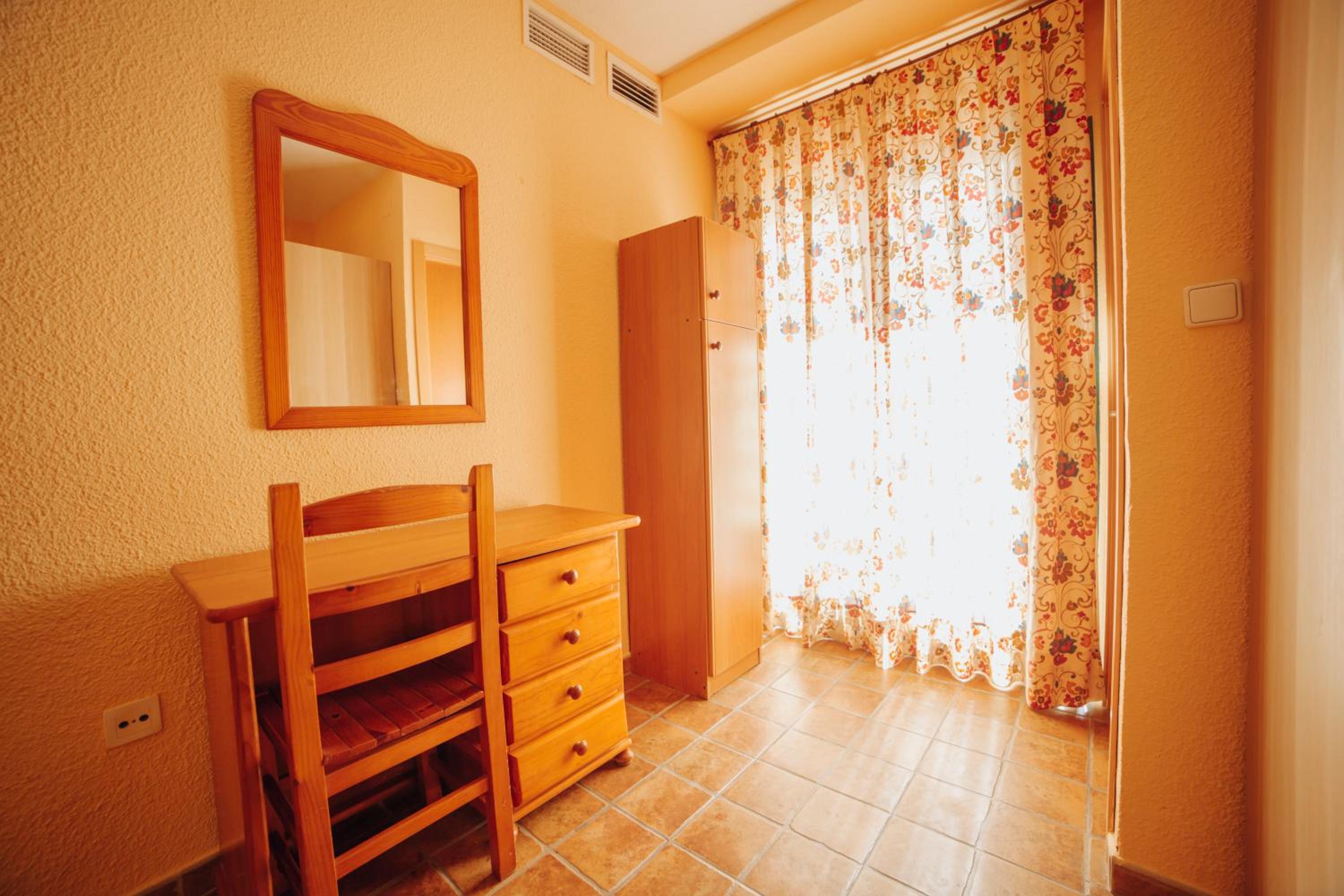 One-Bedroom Apartment with Balcony (4 Adults) photo 3