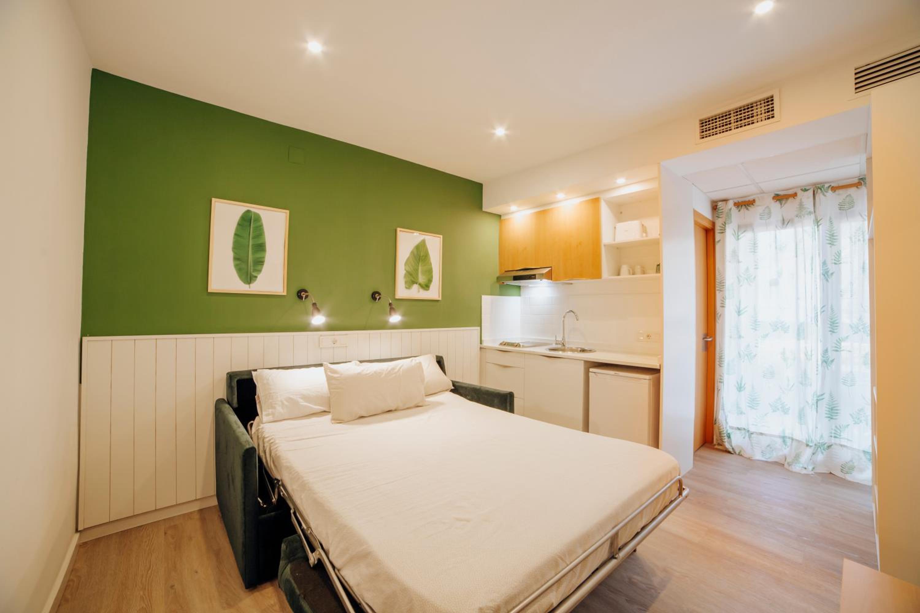 Studio Apartment photo 2
