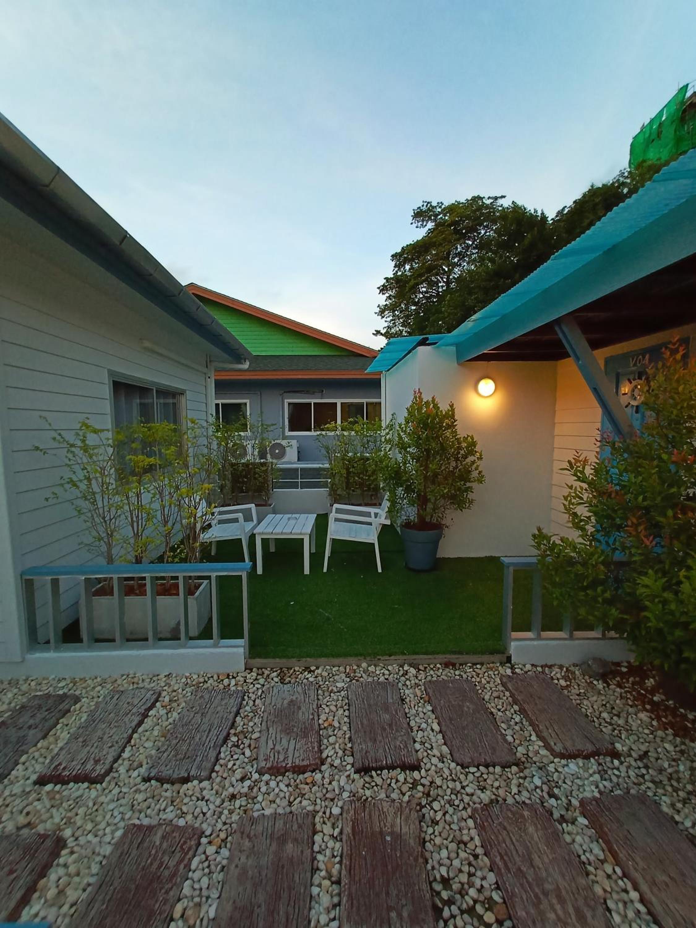 Double or Twin Room with Terrace - Photo 4