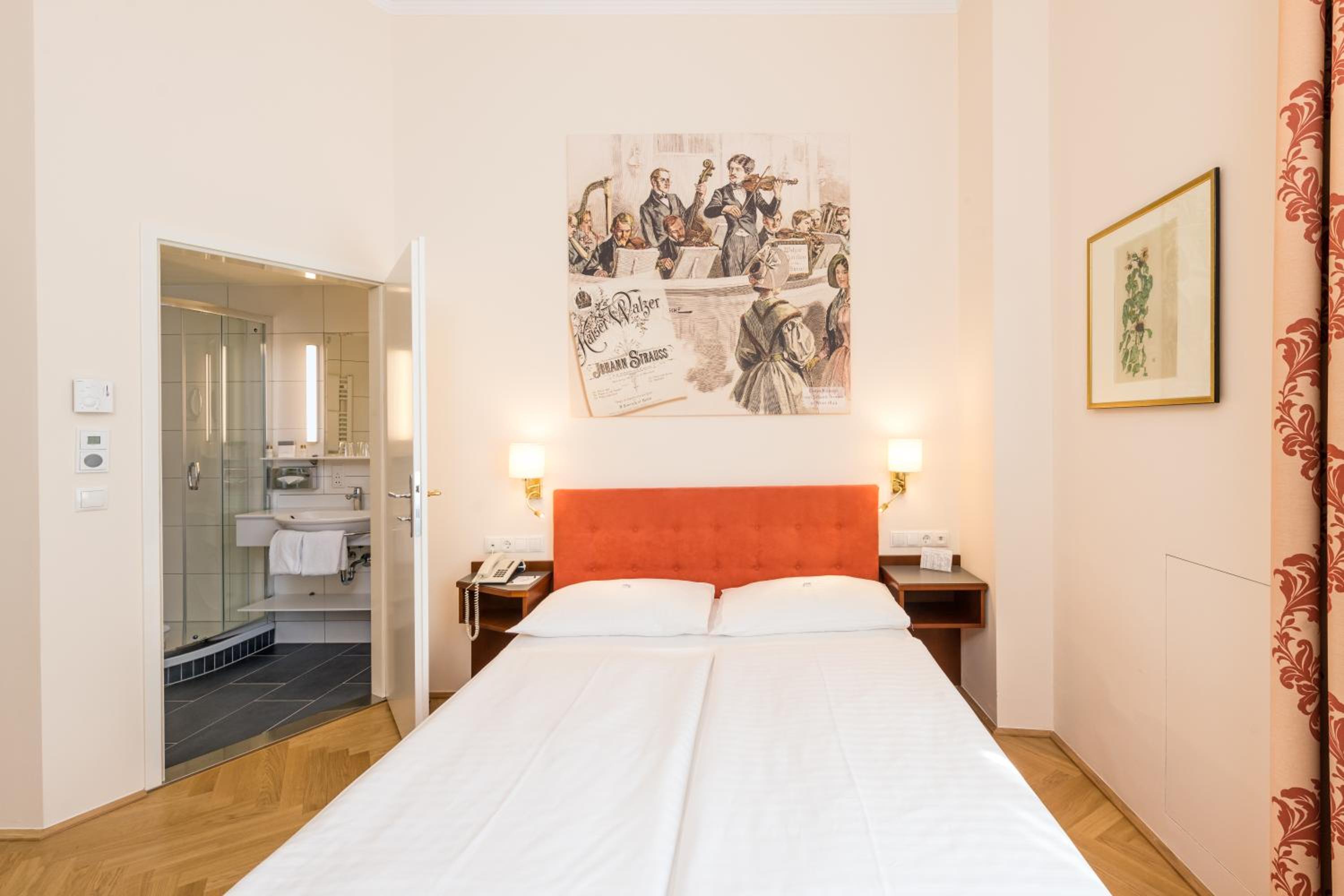 Classic Double Room