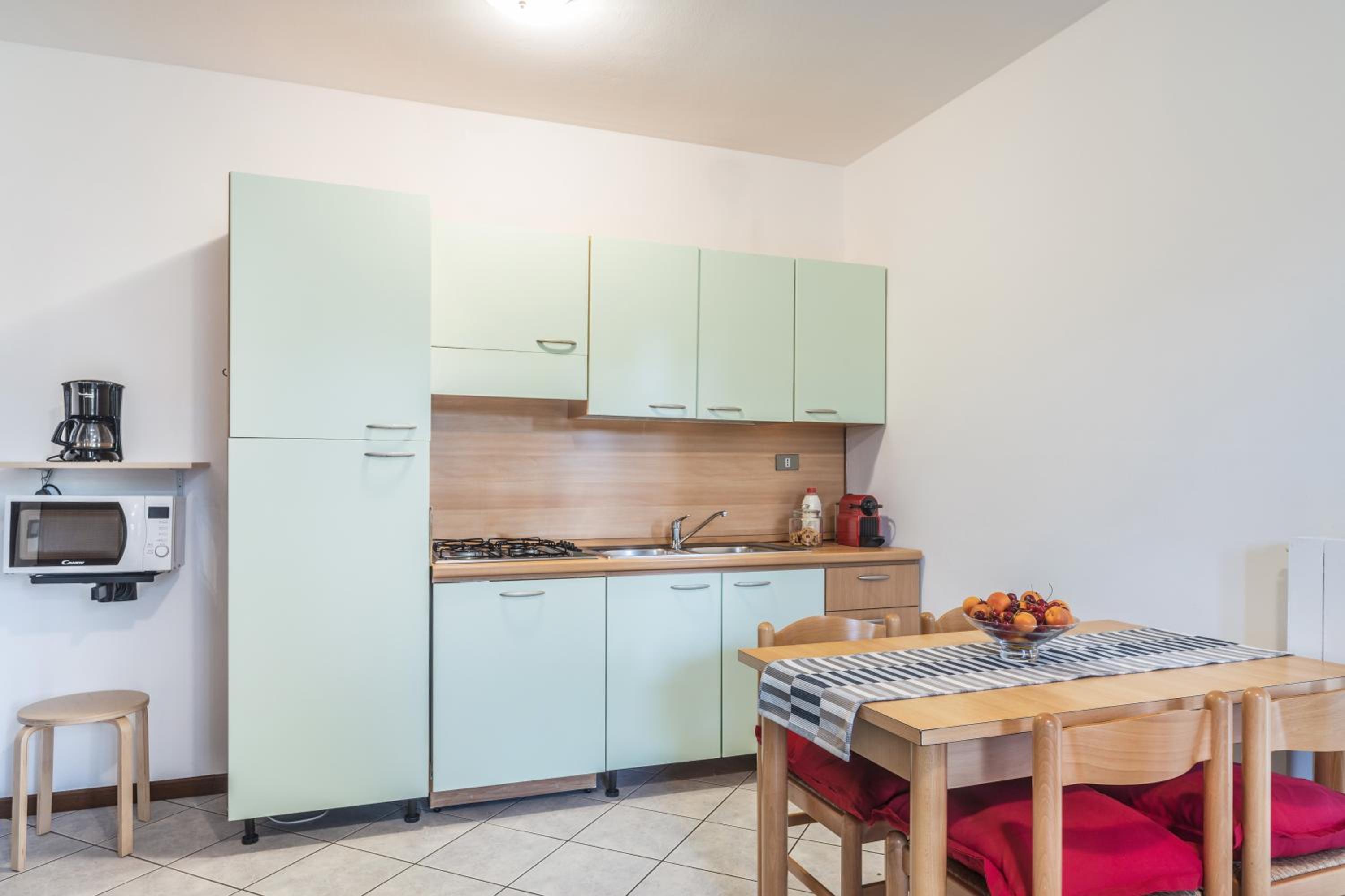  One-Bedroom Apartment with Private Garden - Photo 2