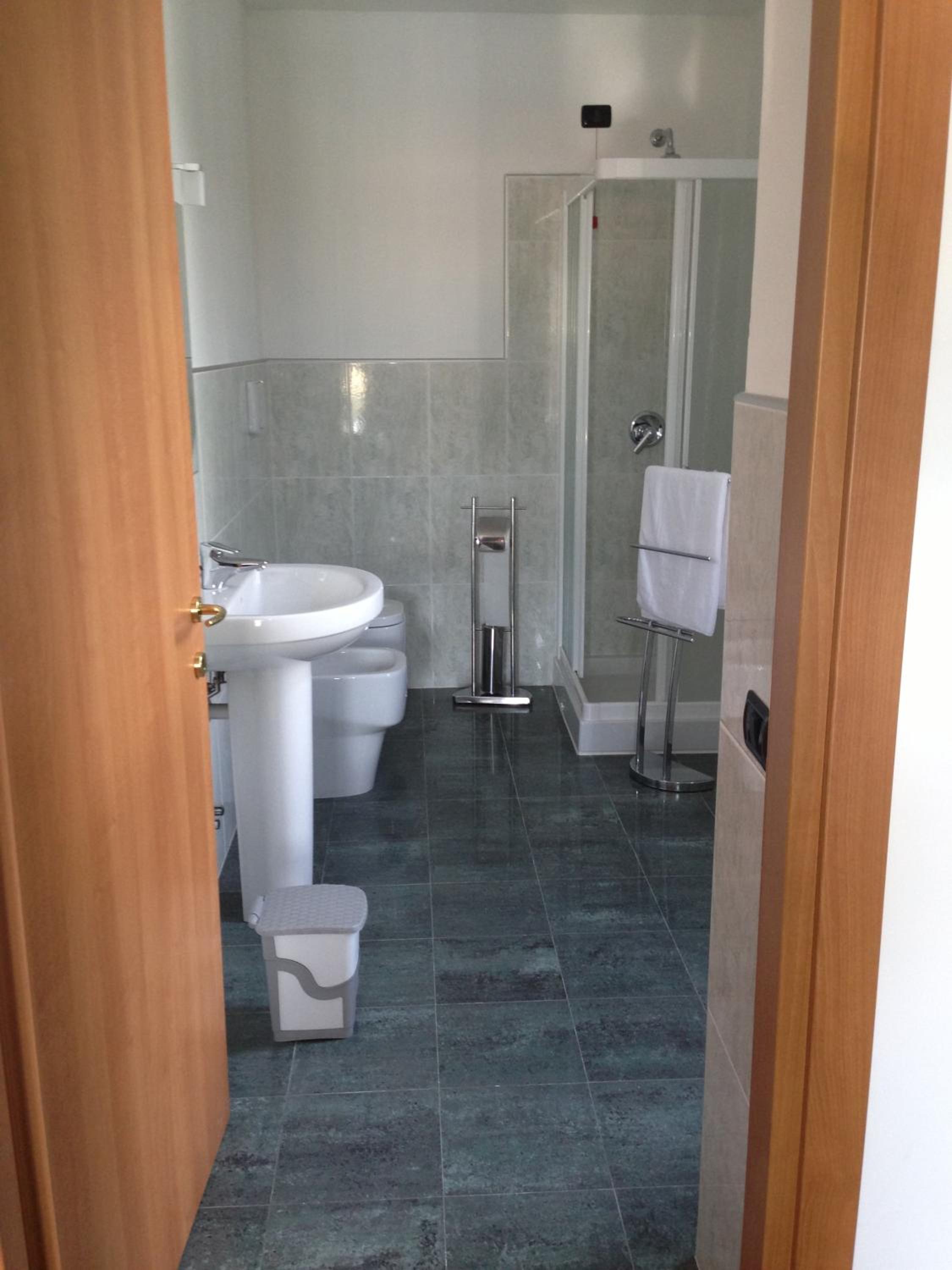 Double or Twin Room - Photo 10
