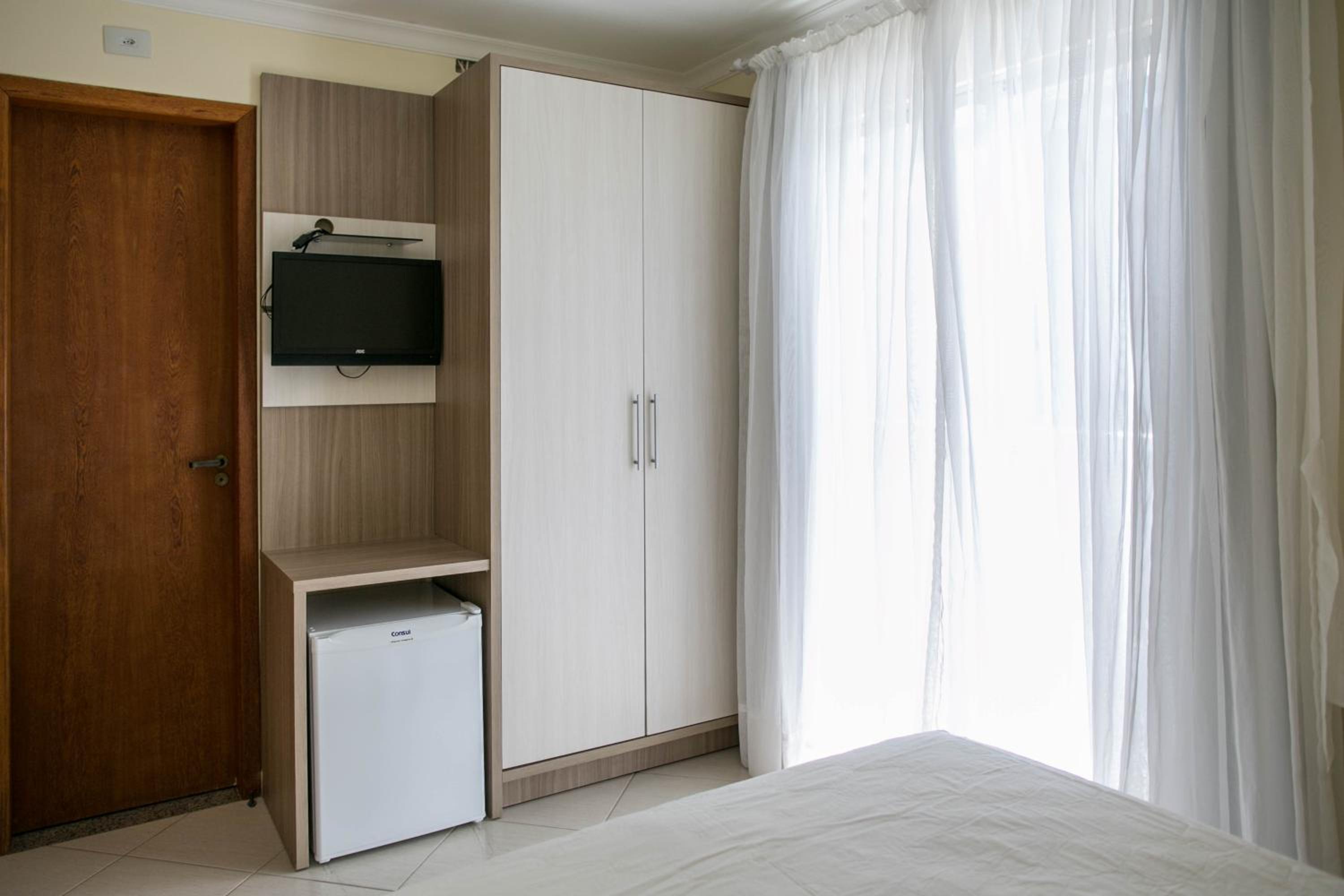 Suite with Balcony - Photo 5