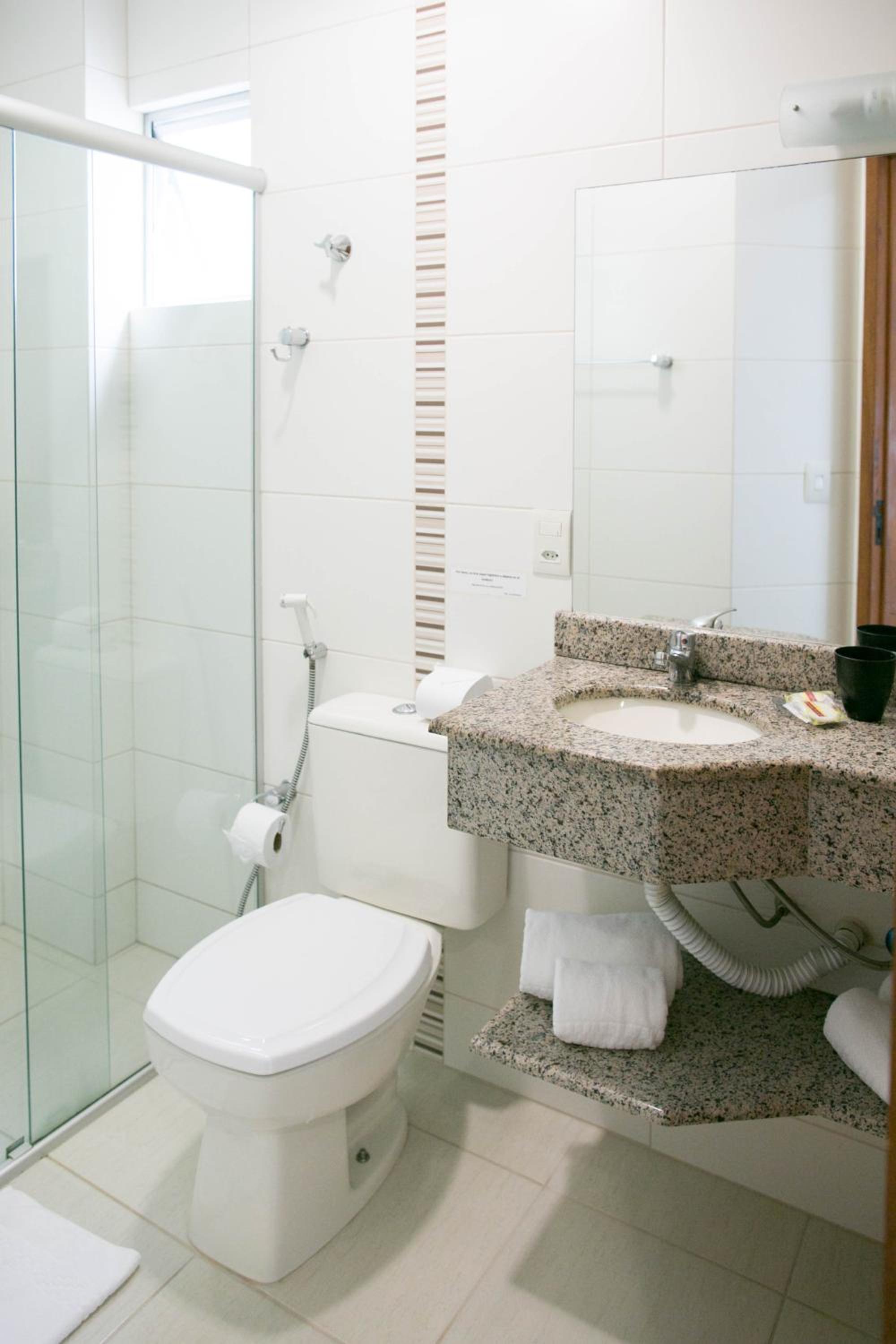 Standard Suite - Photo 6