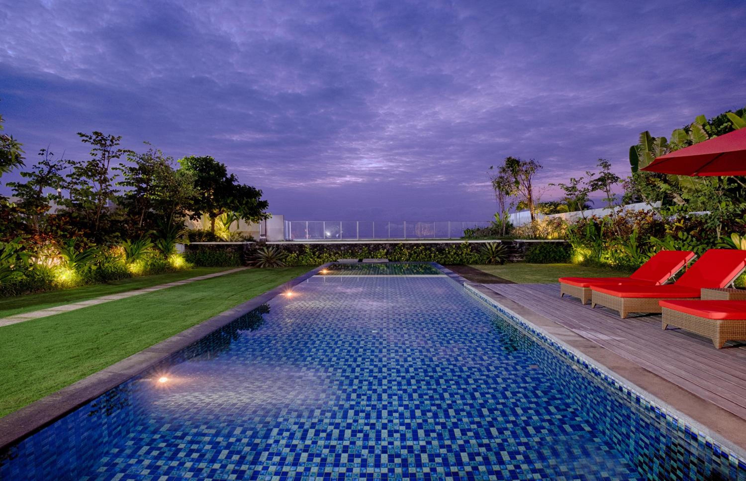 Three-Bedroom Beachfront Villa with Private Pool - Photo 10