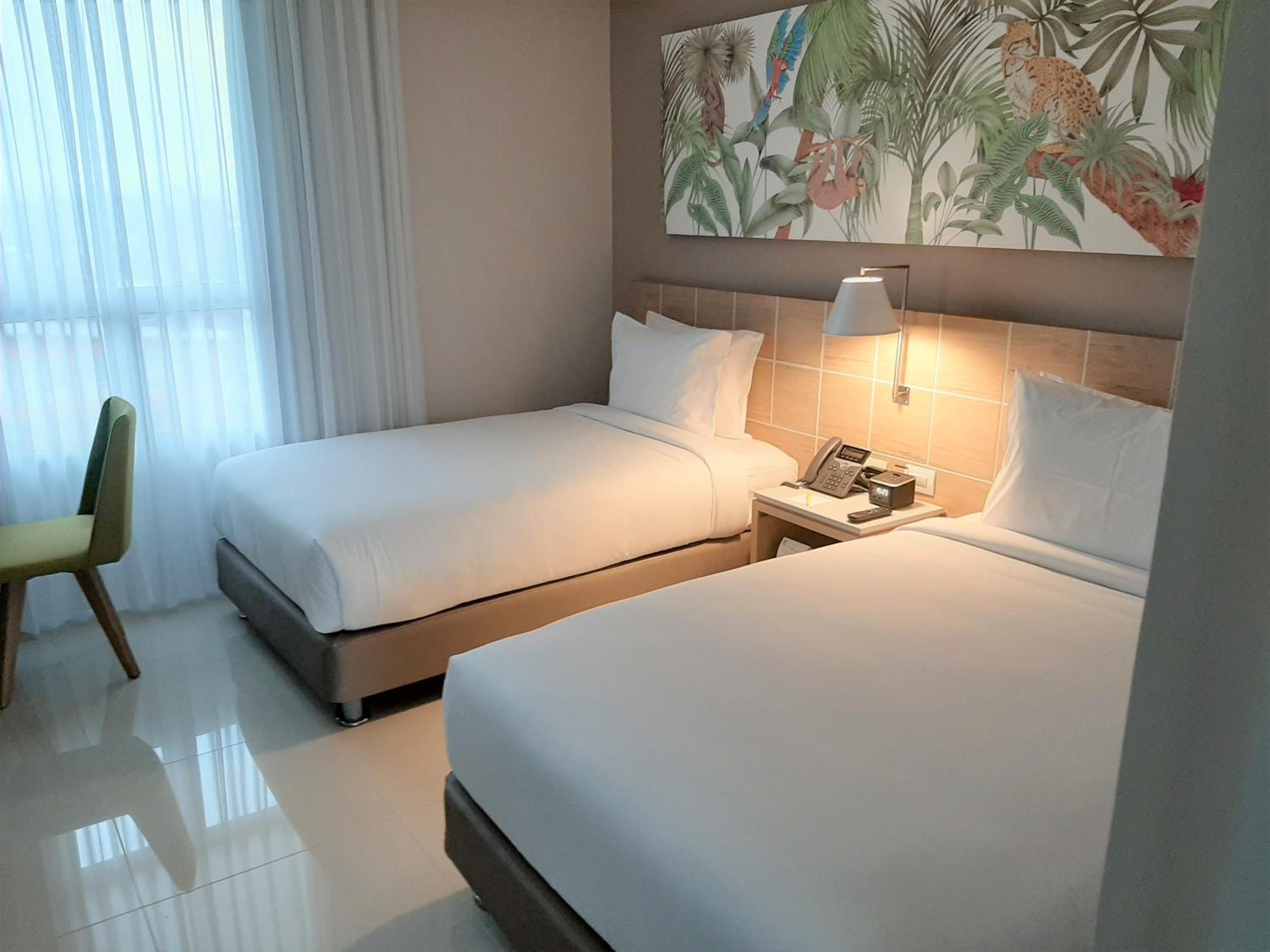 Standard Twin Room - Photo 7