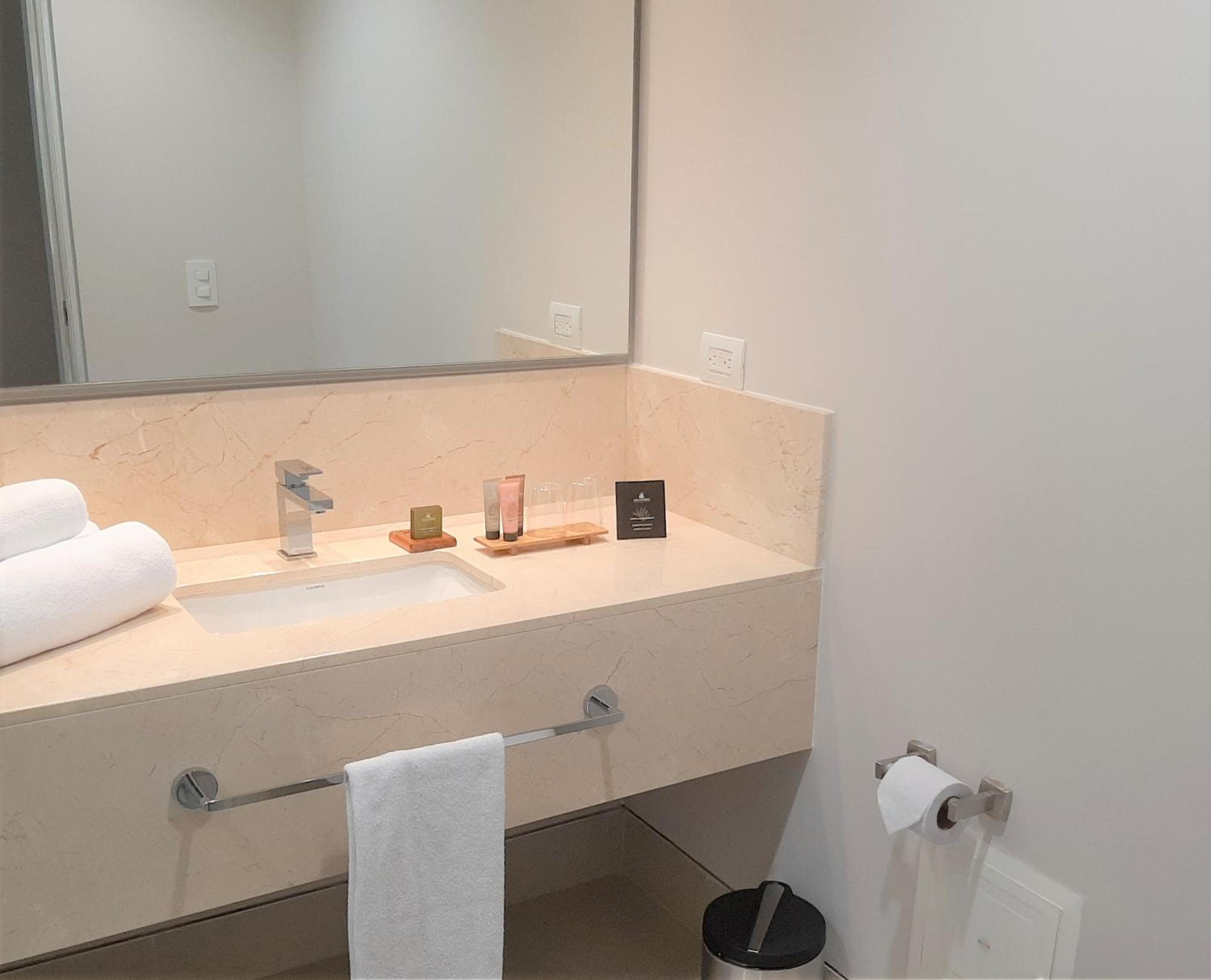 Standard Twin Room - Photo 4