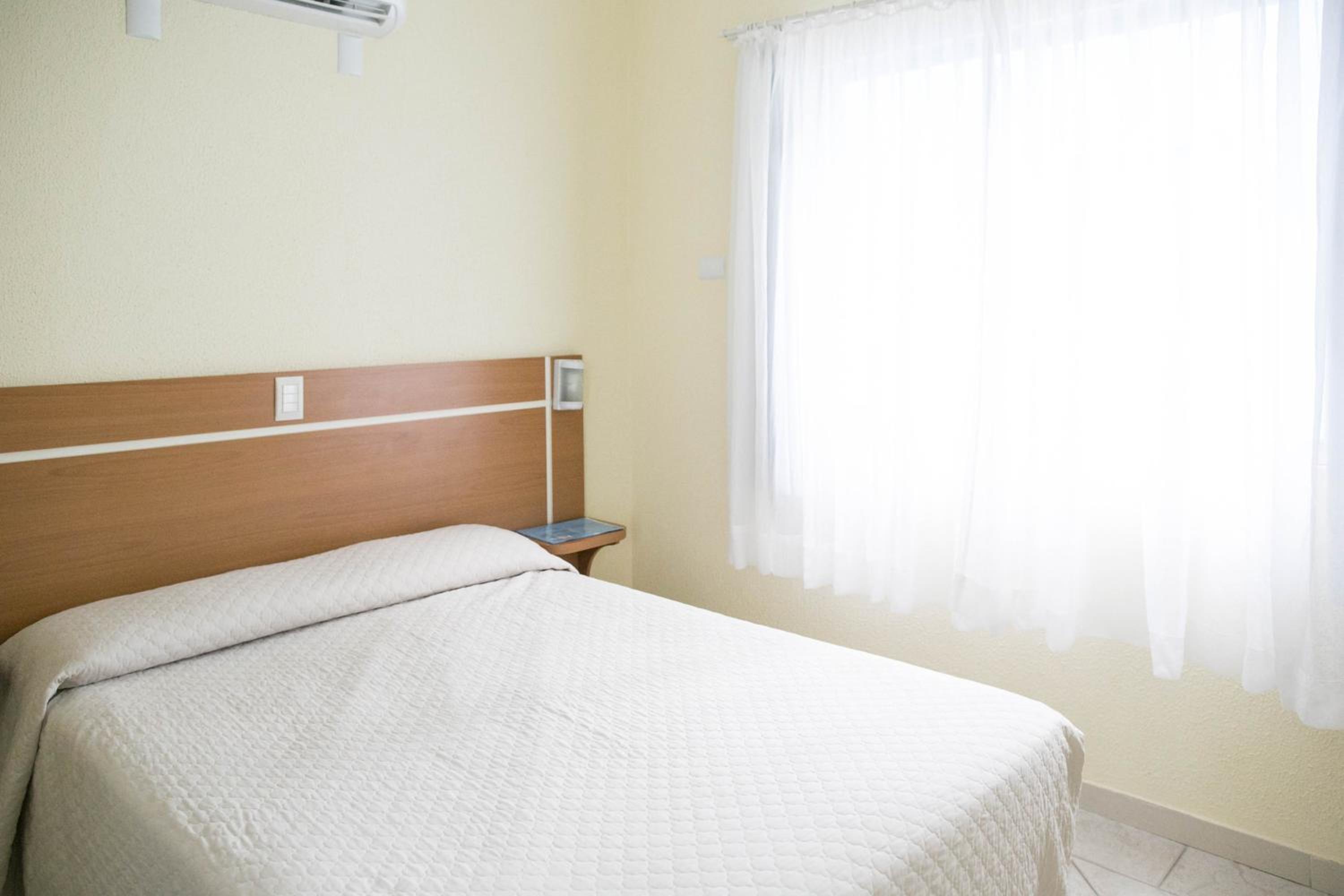 One-Bedroom Apartment - Photo 1